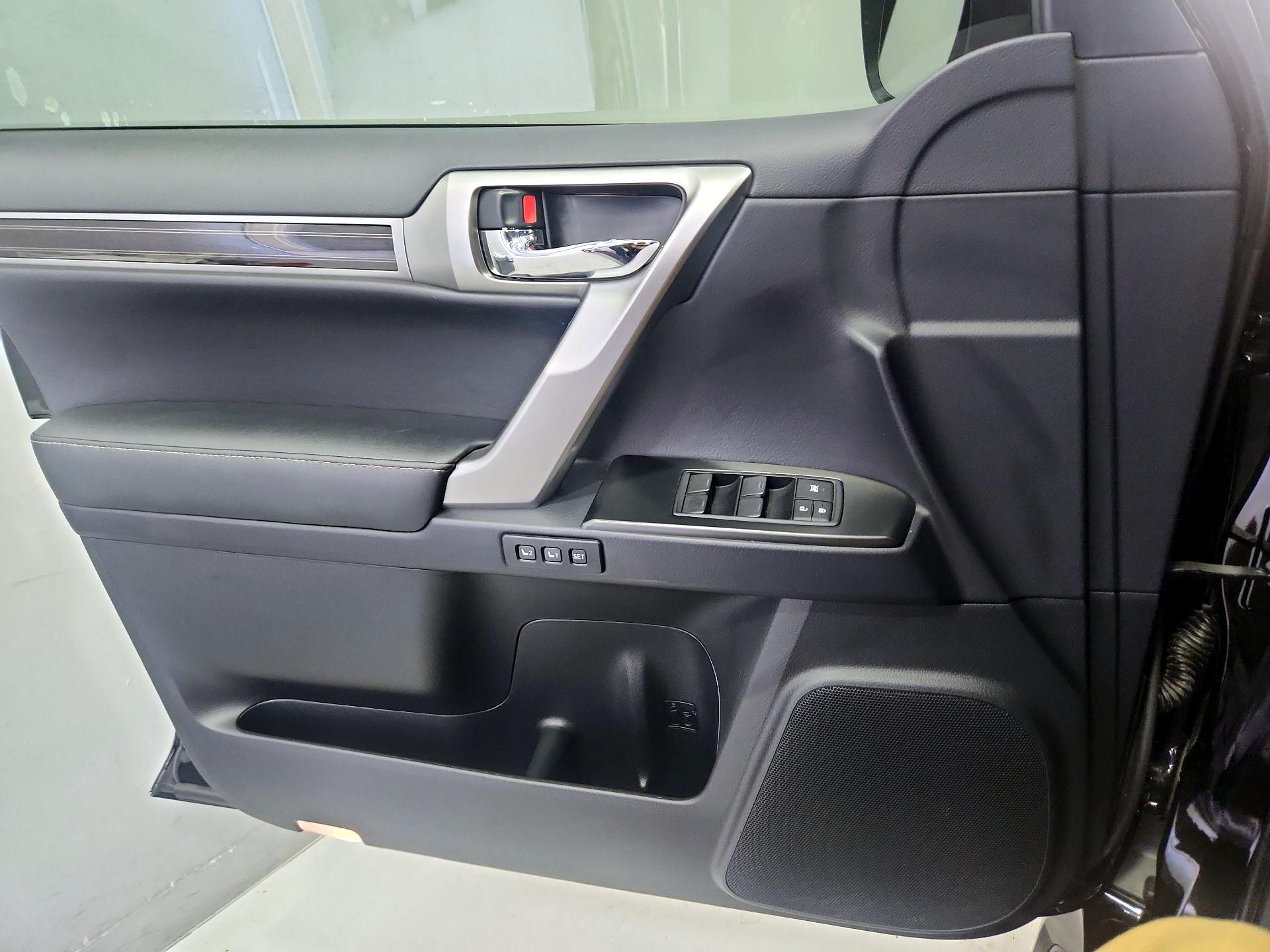 Thumbnail: 2023 Lexus GX - 12
