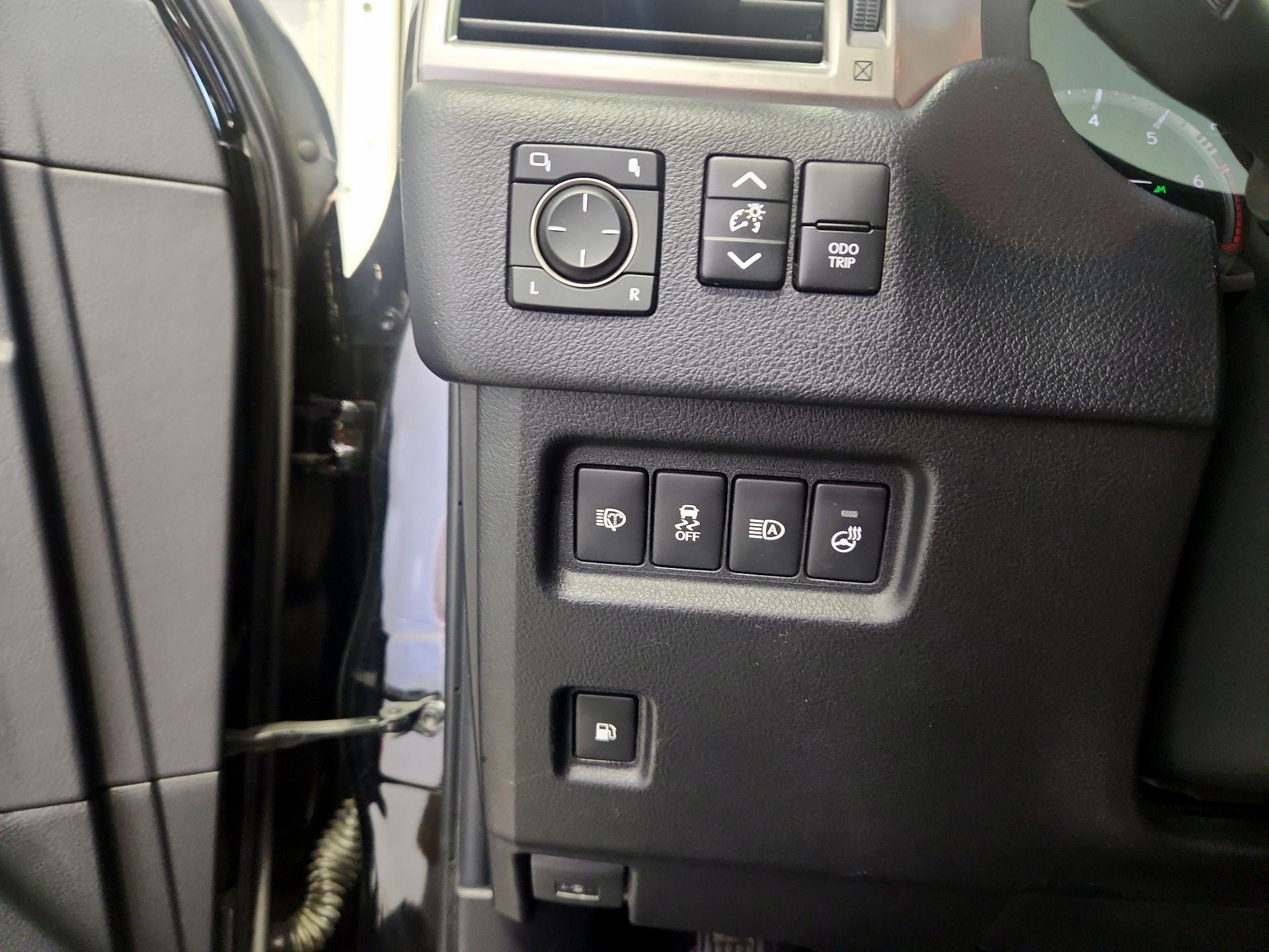 Thumbnail: 2023 Lexus GX - 13