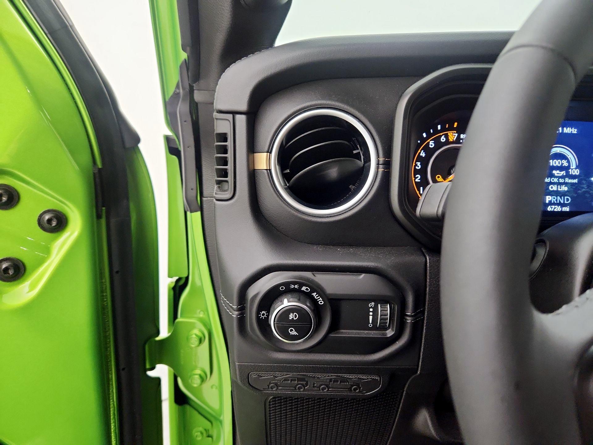 Thumbnail: 2025 Jeep Gladiator - 13