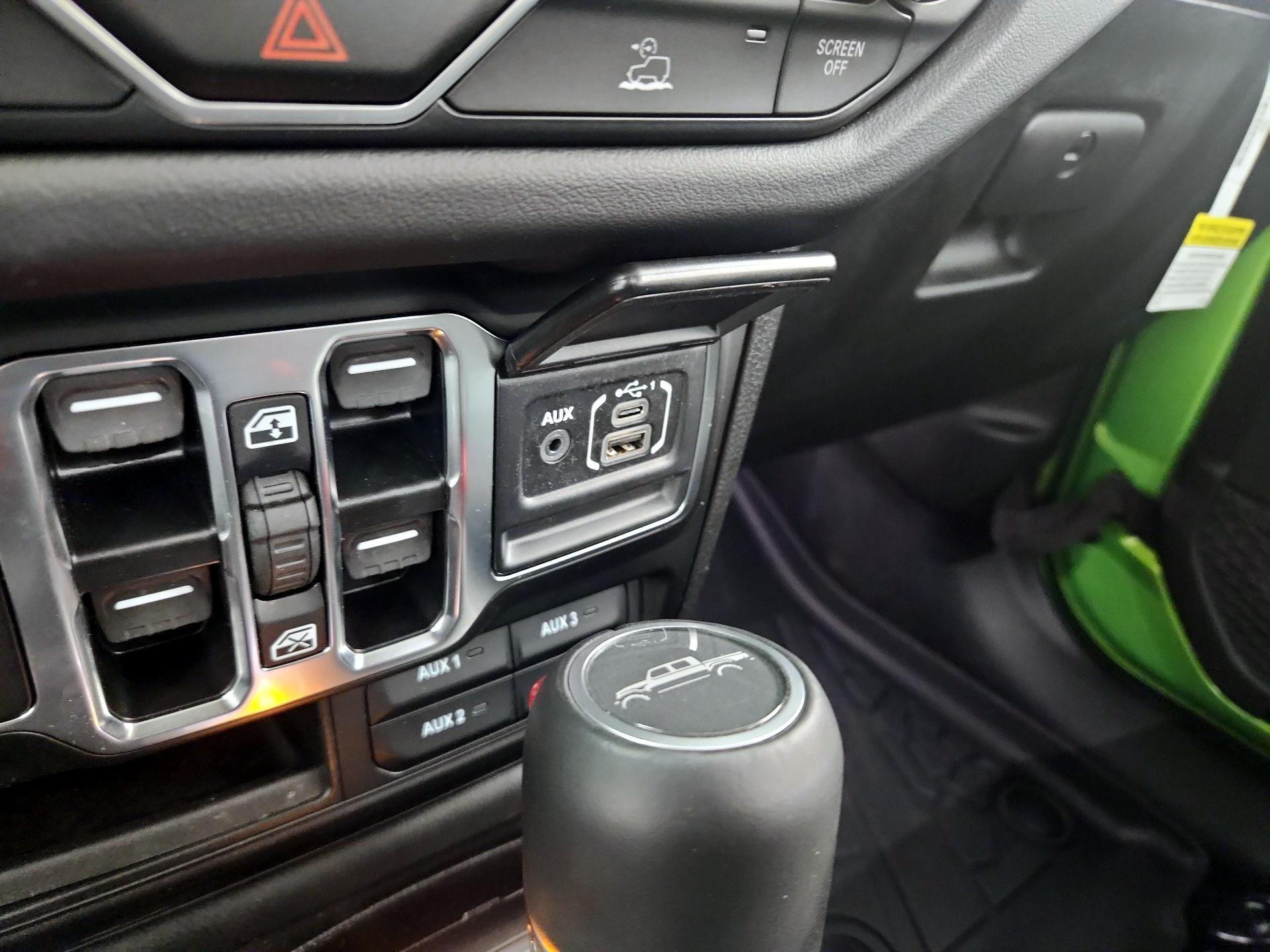 Thumbnail: 2025 Jeep Gladiator - 18