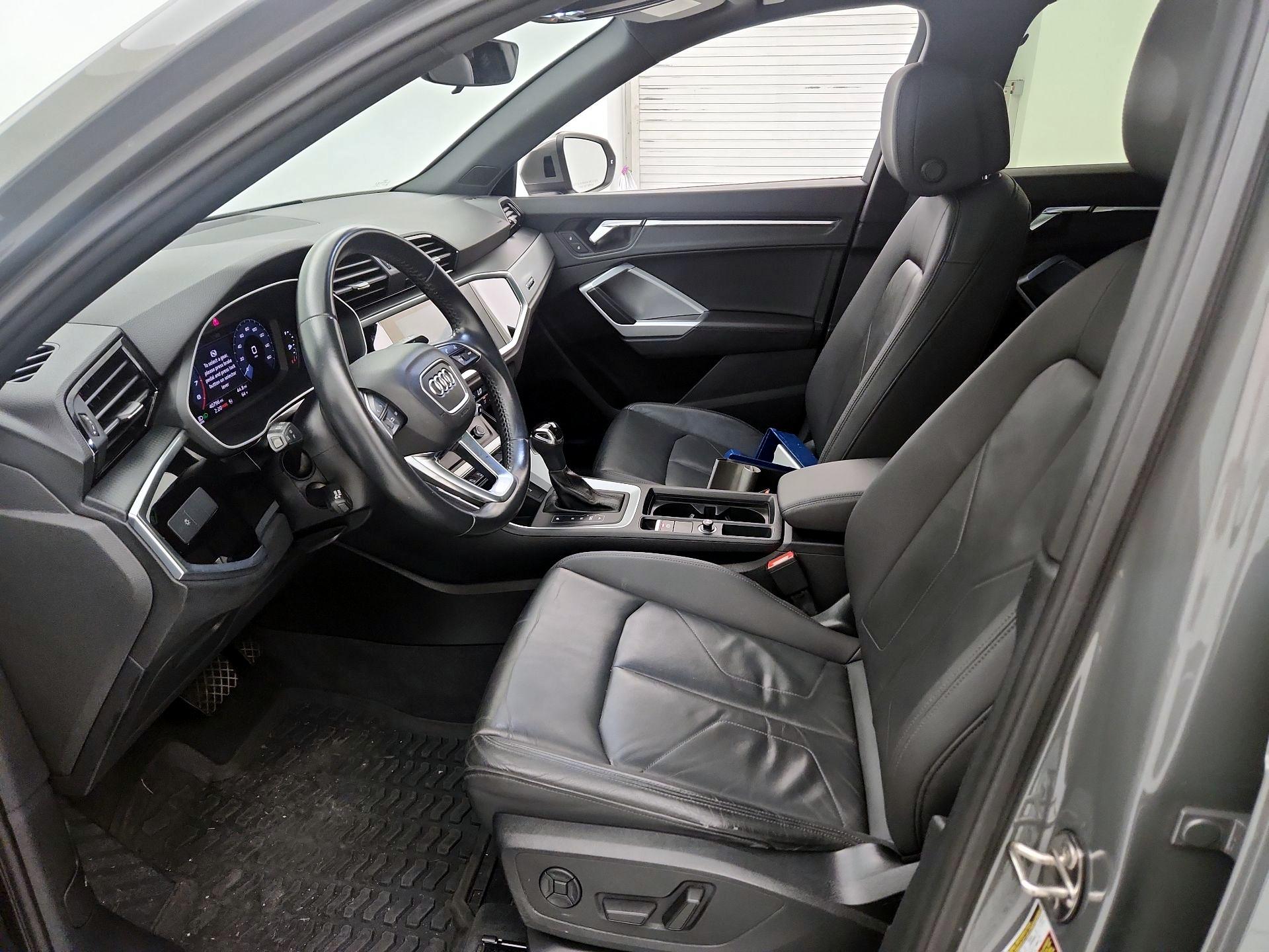 Thumbnail: 2020 Audi Q3 - 11