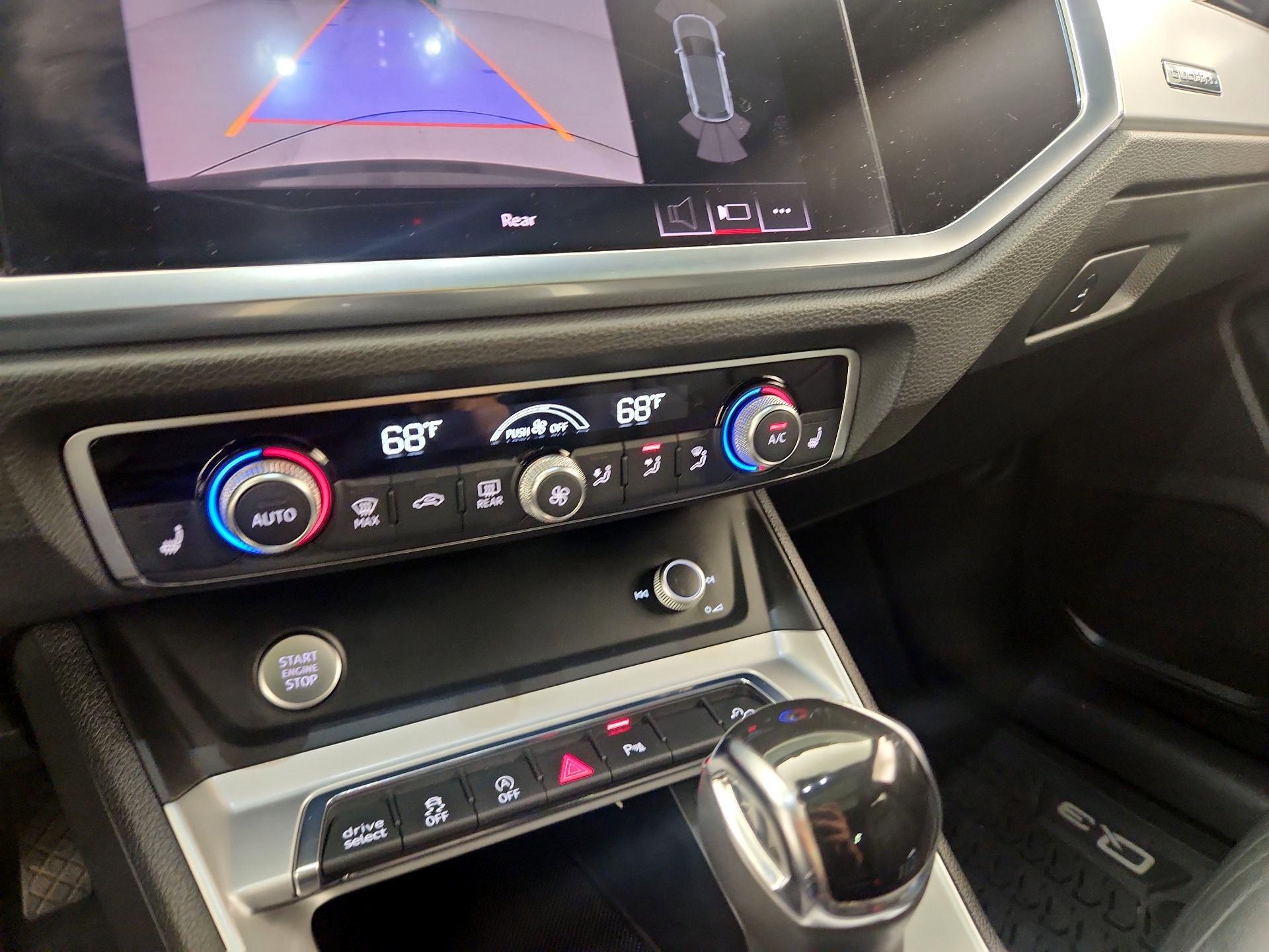 Thumbnail: 2020 Audi Q3 - 16