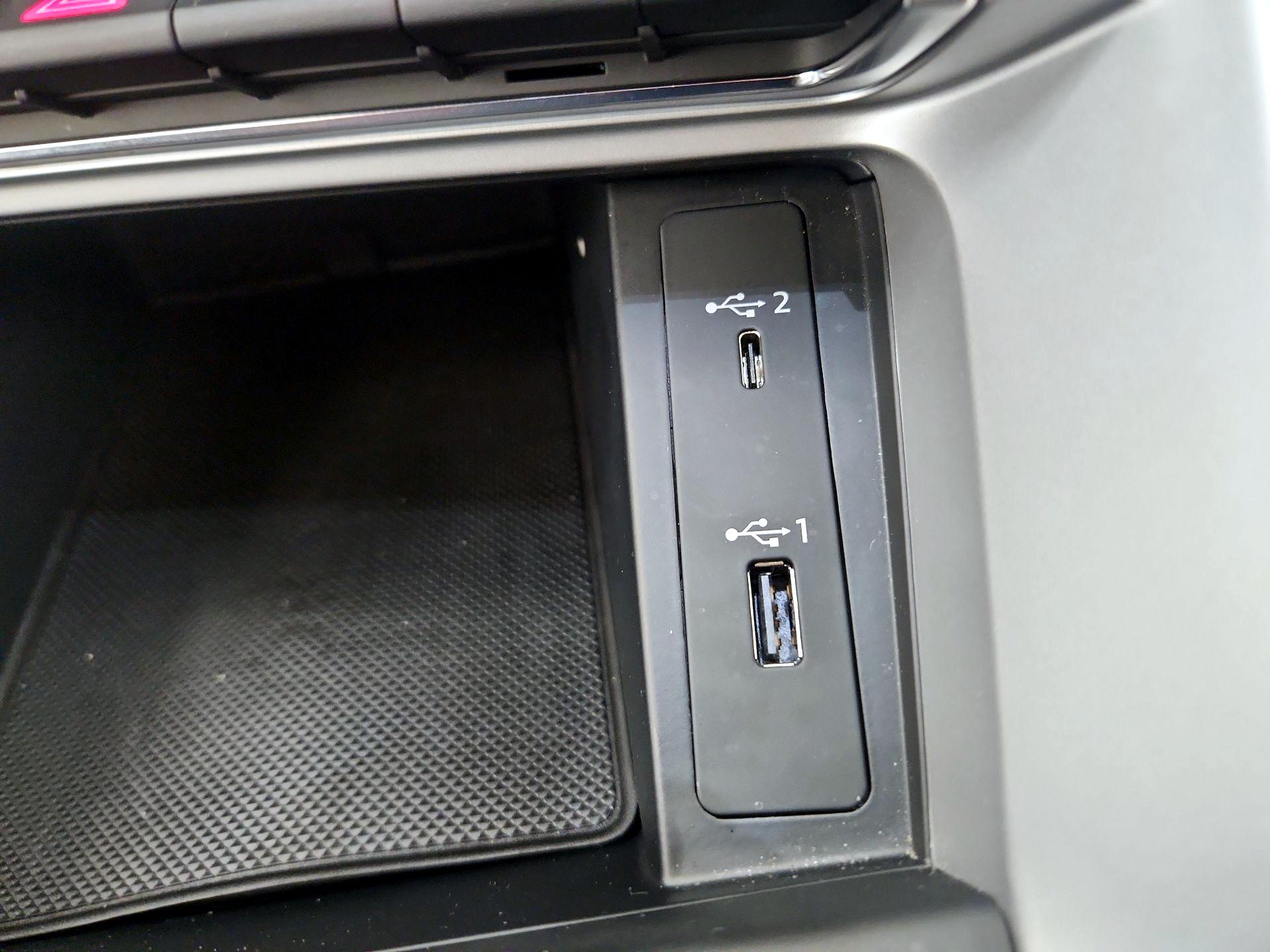 Thumbnail: 2020 Audi Q3 - 18