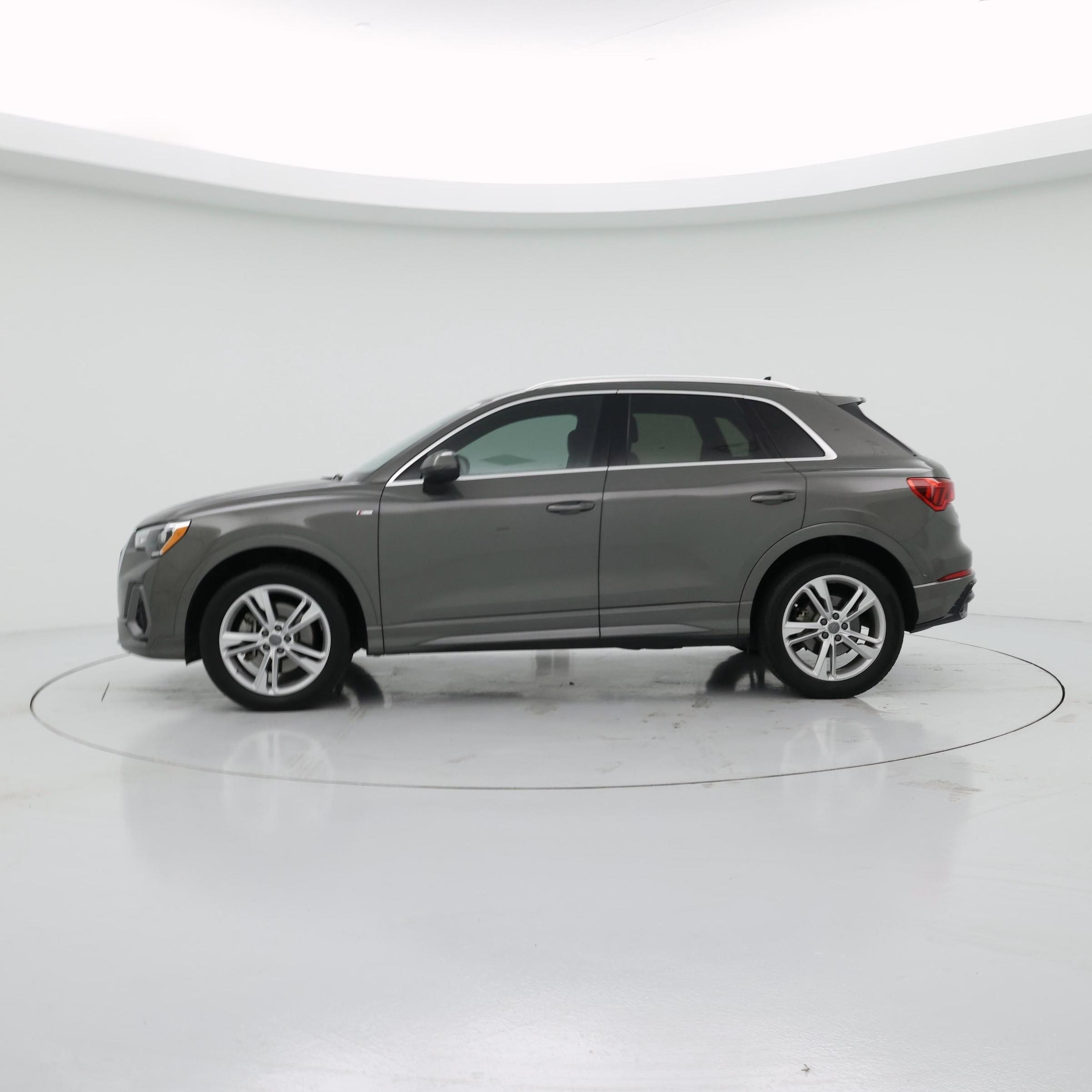 Thumbnail: 2020 Audi Q3 - 3