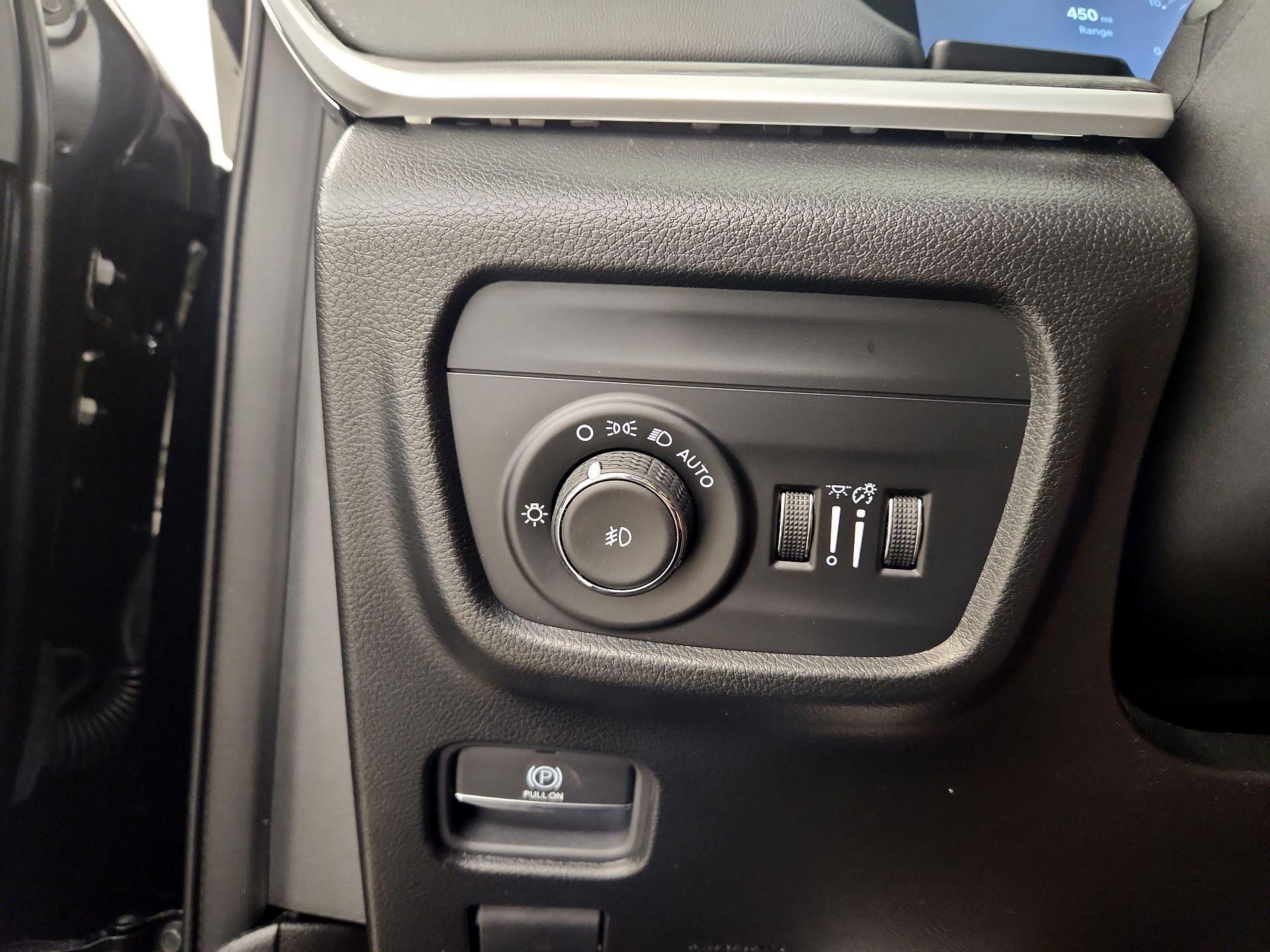 Thumbnail: 2023 Jeep Grand Cherokee - 13