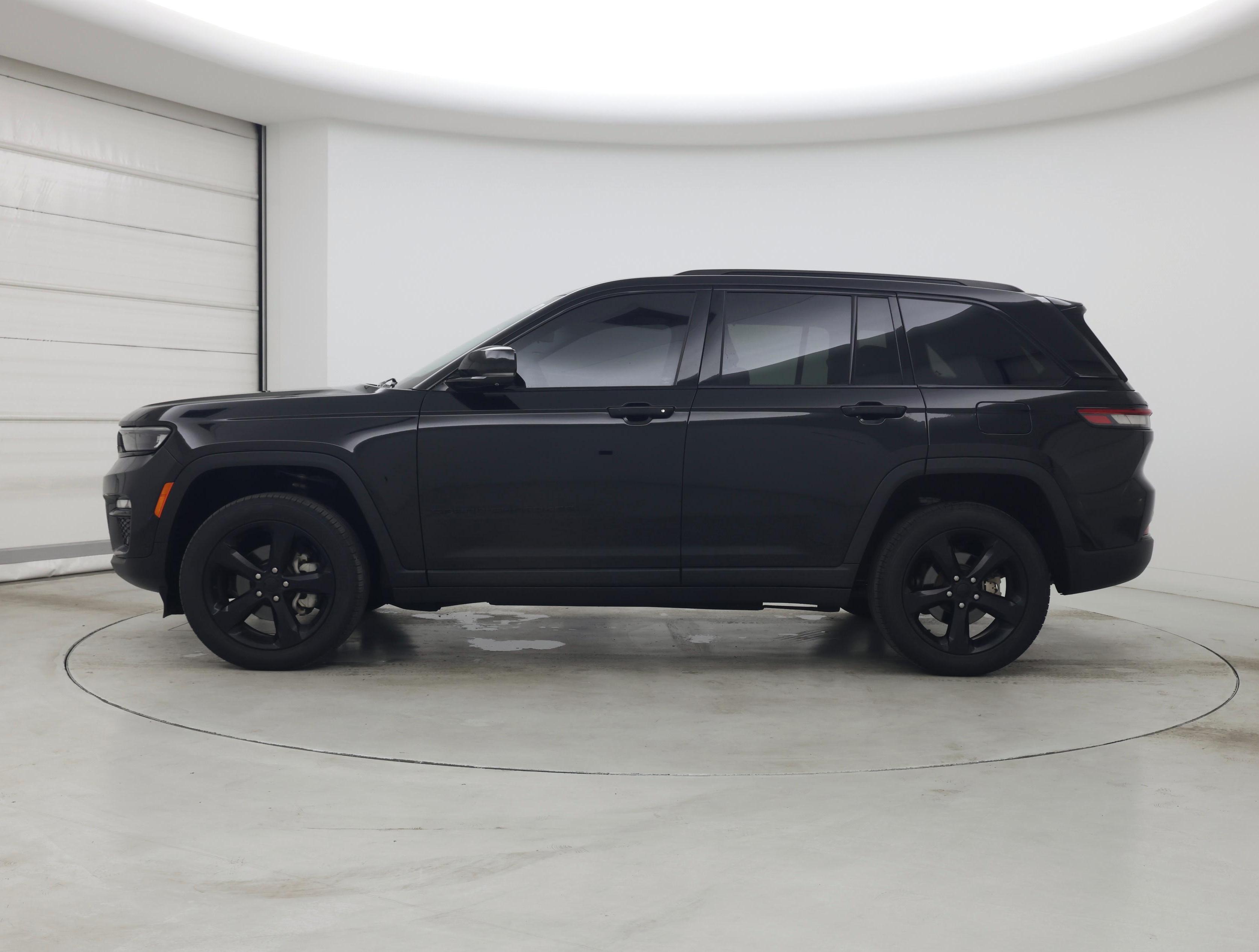 Thumbnail: 2023 Jeep Grand Cherokee - 3