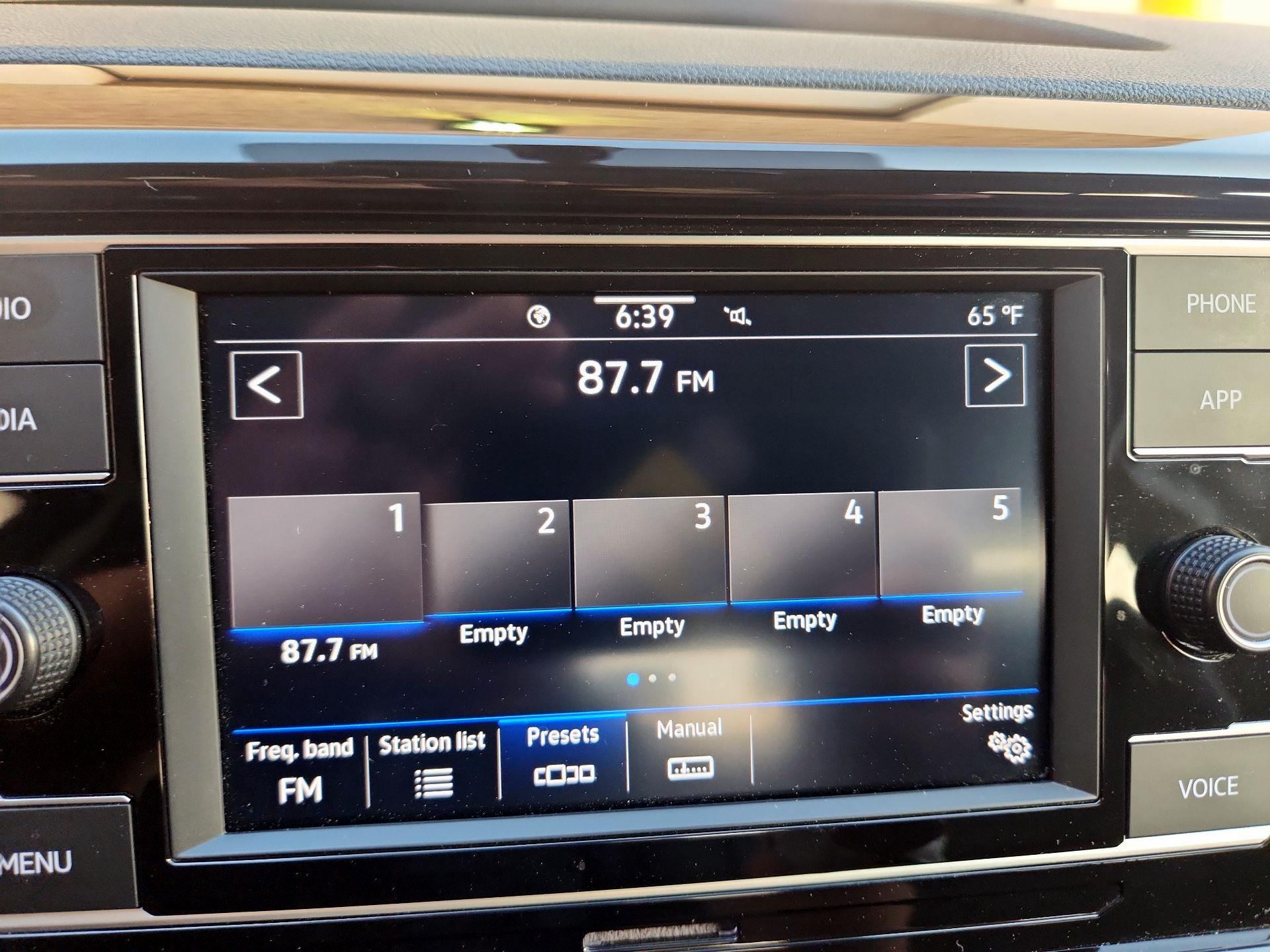 Thumbnail: 2023 Volkswagen Taos - 15