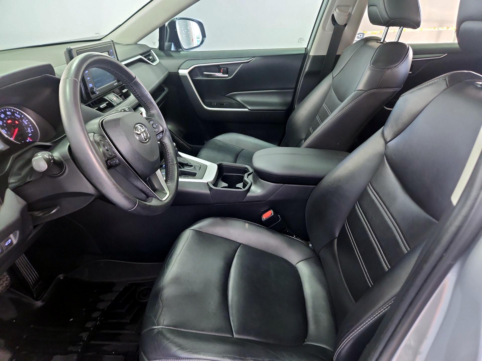 Thumbnail: 2020 Toyota RAV4 - 11