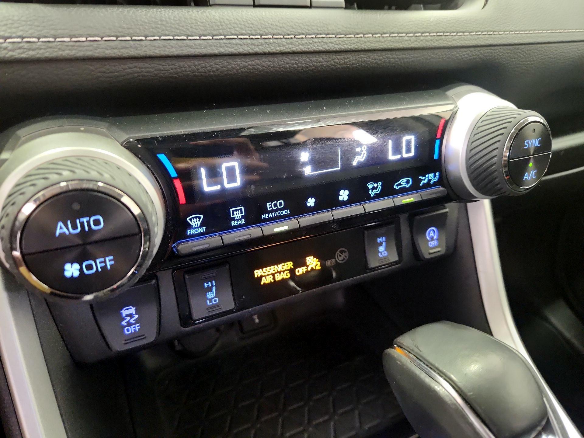 Thumbnail: 2020 Toyota RAV4 - 16