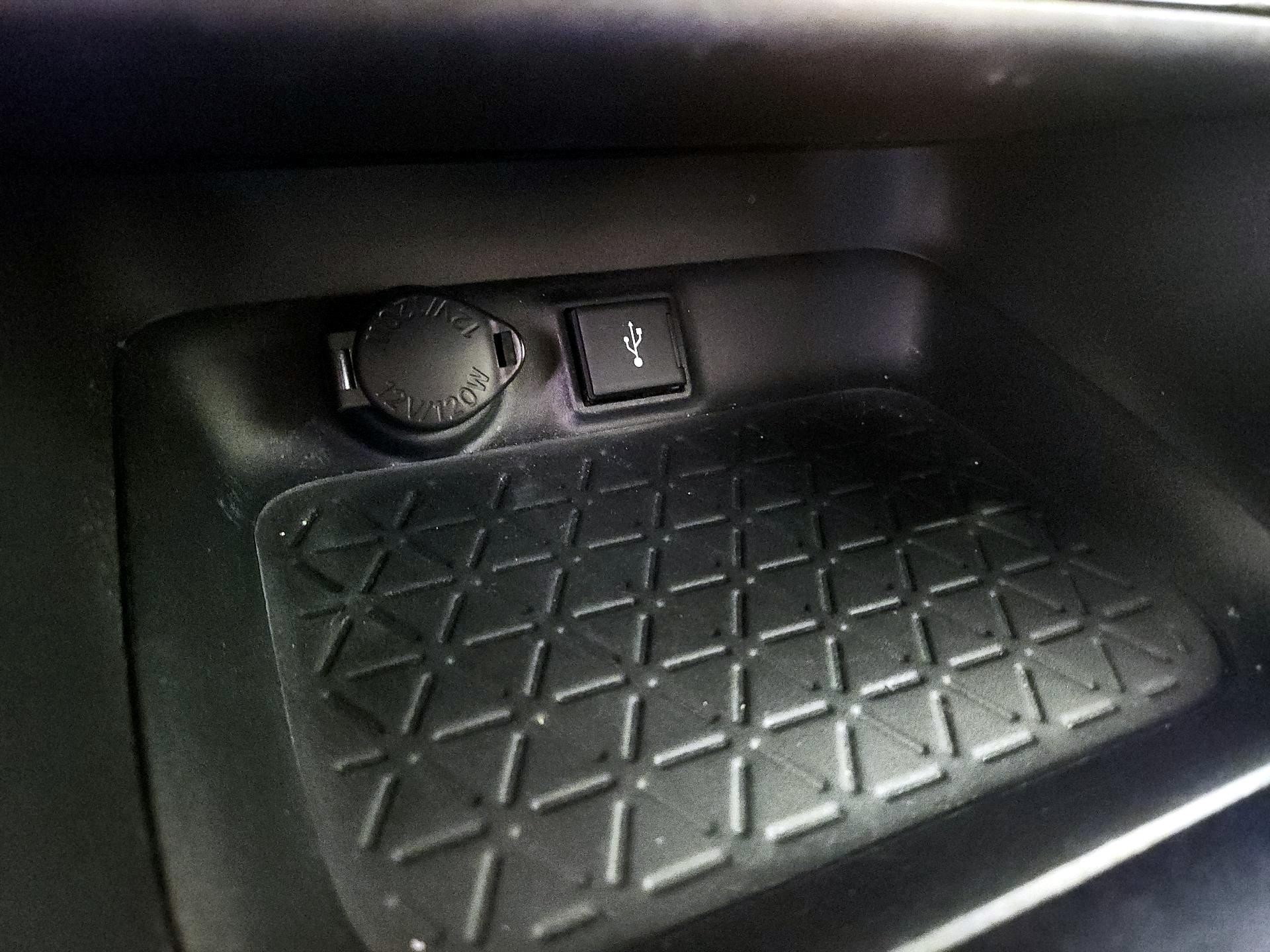 Thumbnail: 2020 Toyota RAV4 - 18