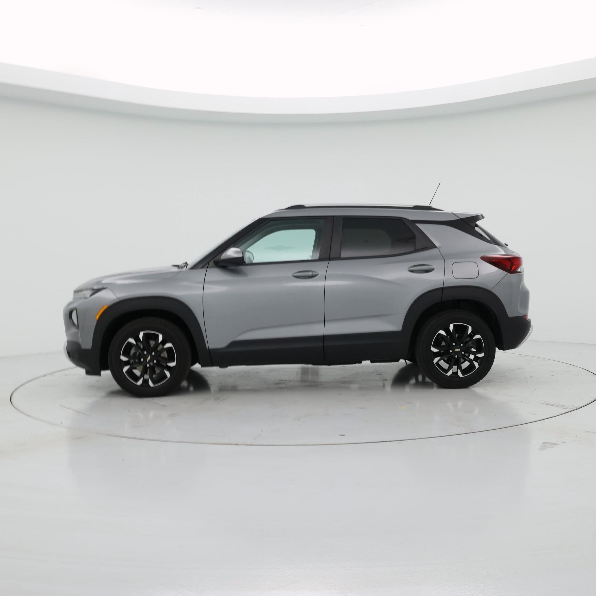 Thumbnail: 2023 Chevrolet TrailBlazer - 3