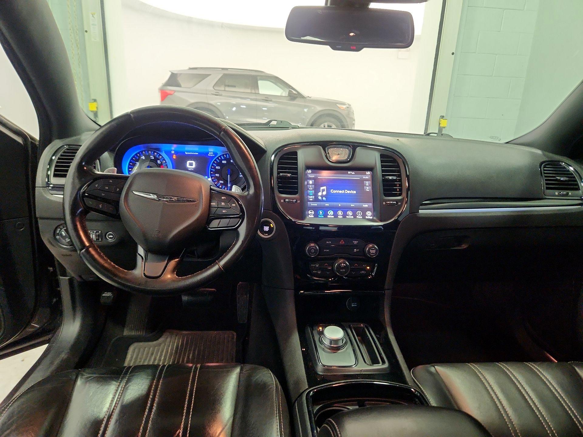 Thumbnail: 2019 Chrysler 300 - 9