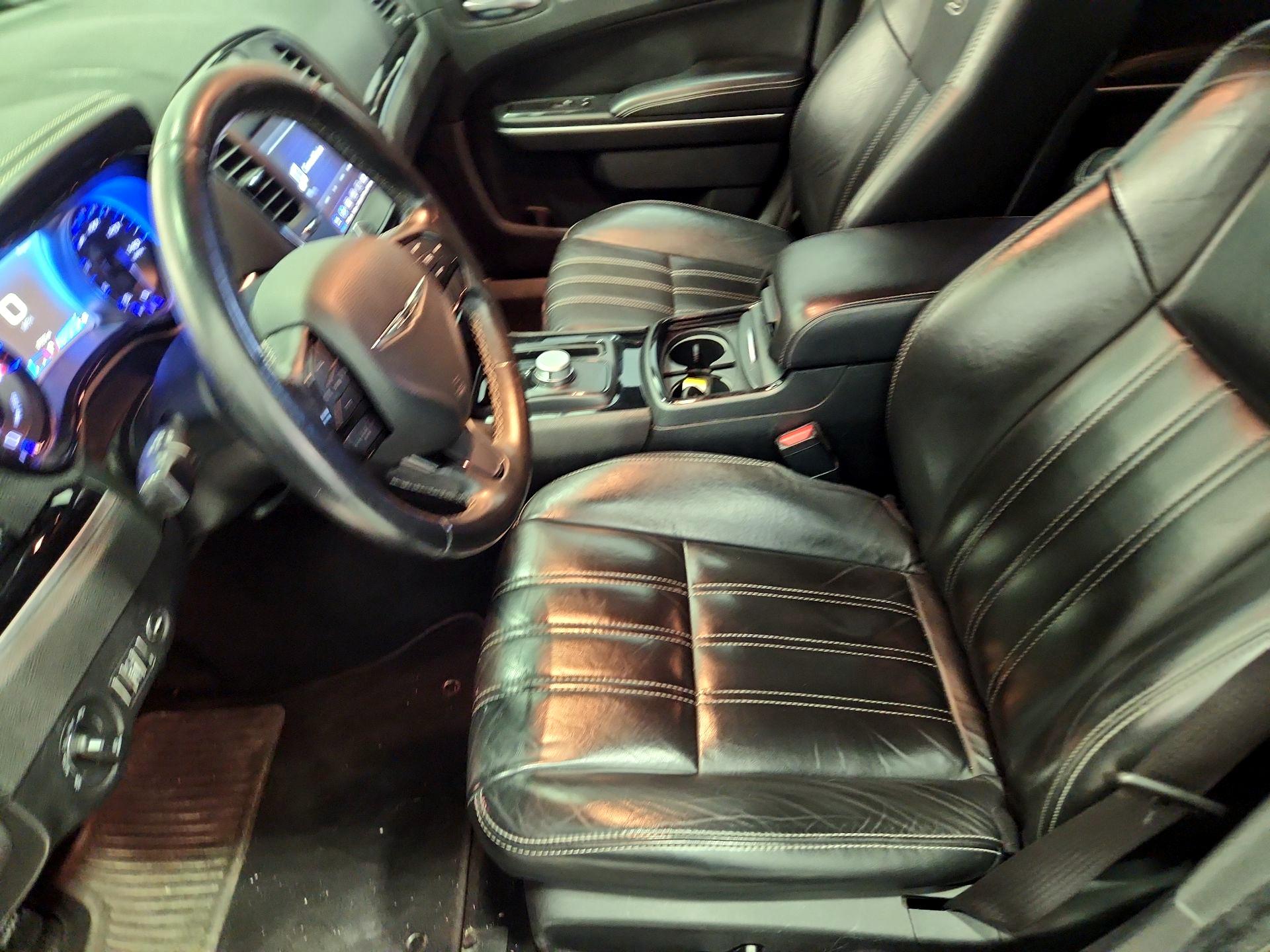 Thumbnail: 2019 Chrysler 300 - 11