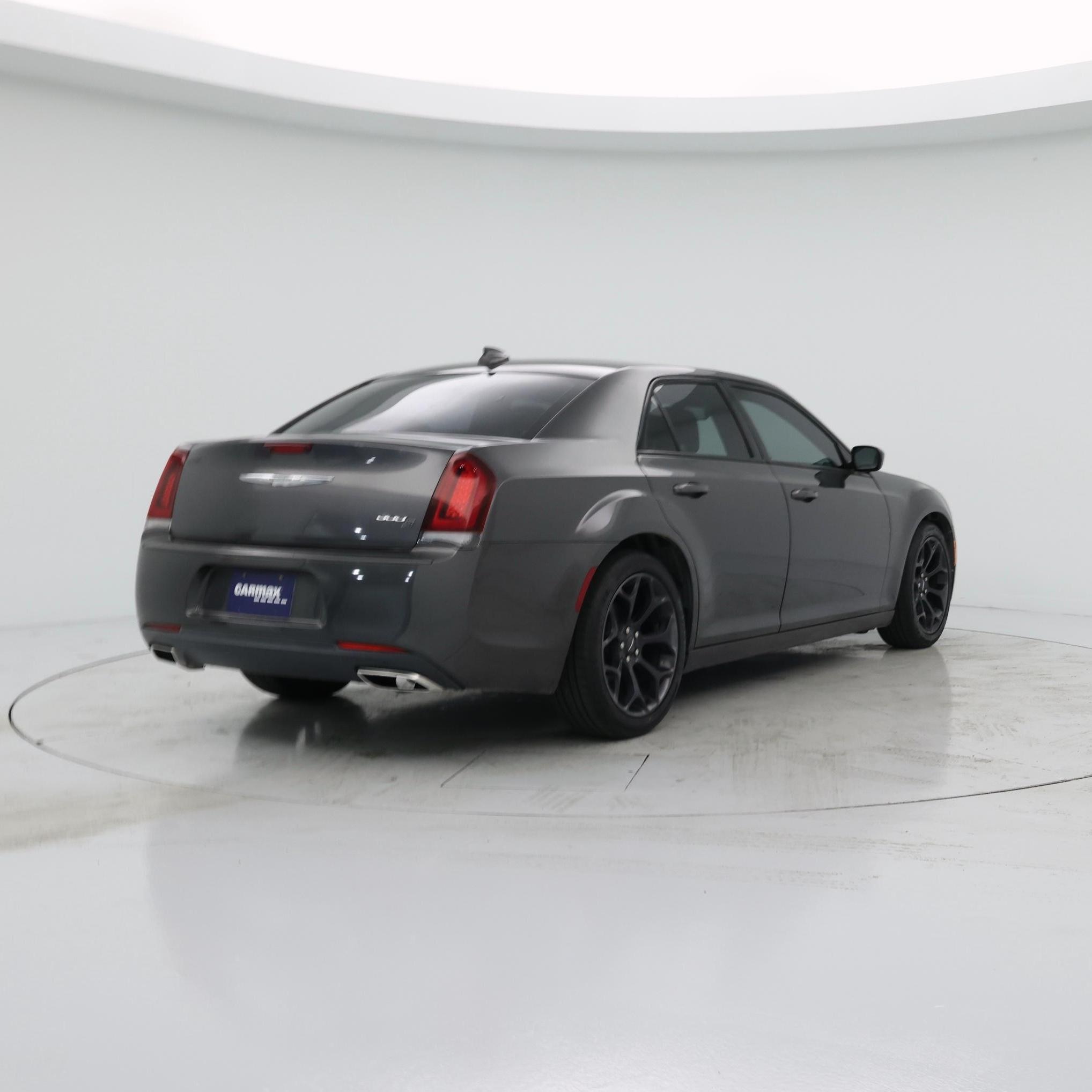 Thumbnail: 2019 Chrysler 300 - 8