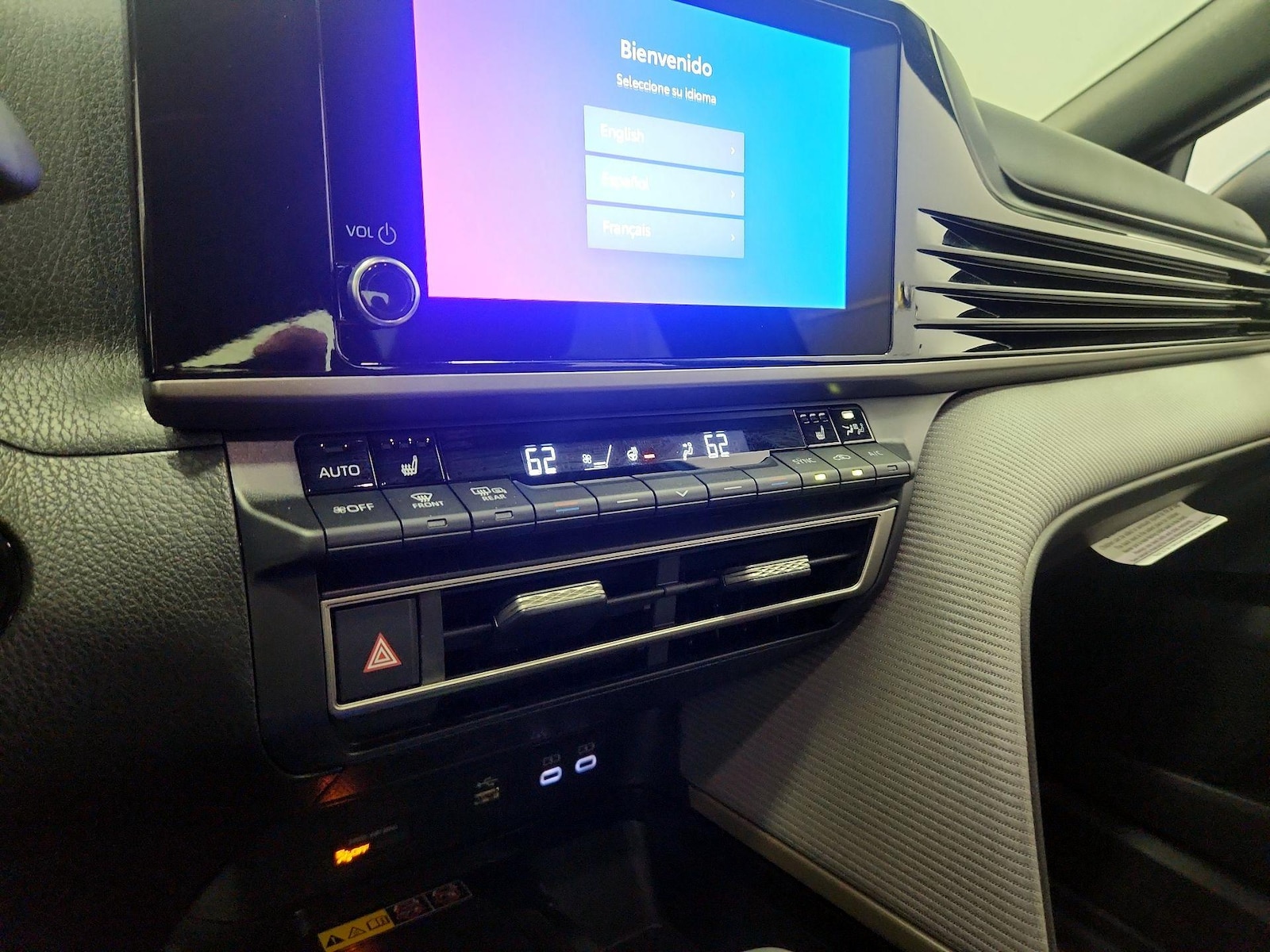 2026 Toyota Camry SE - Photo 18