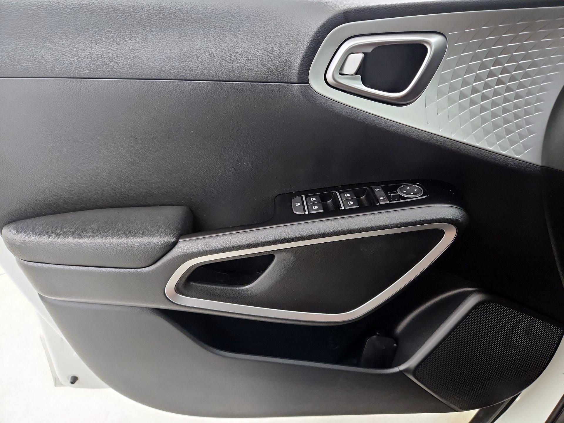 Thumbnail: 2022 Kia Soul - 12
