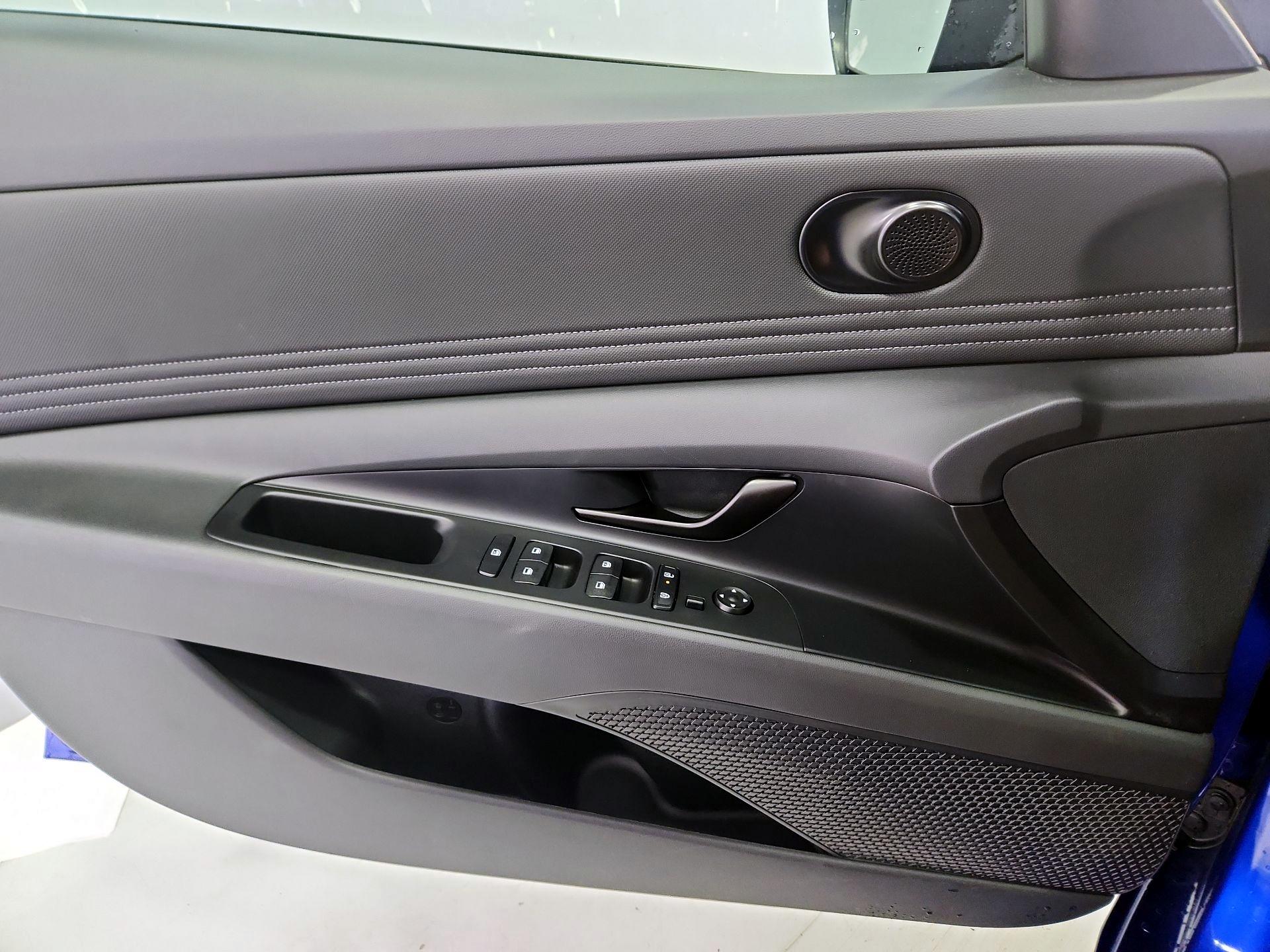 Thumbnail: 2025 Hyundai Elantra - 12