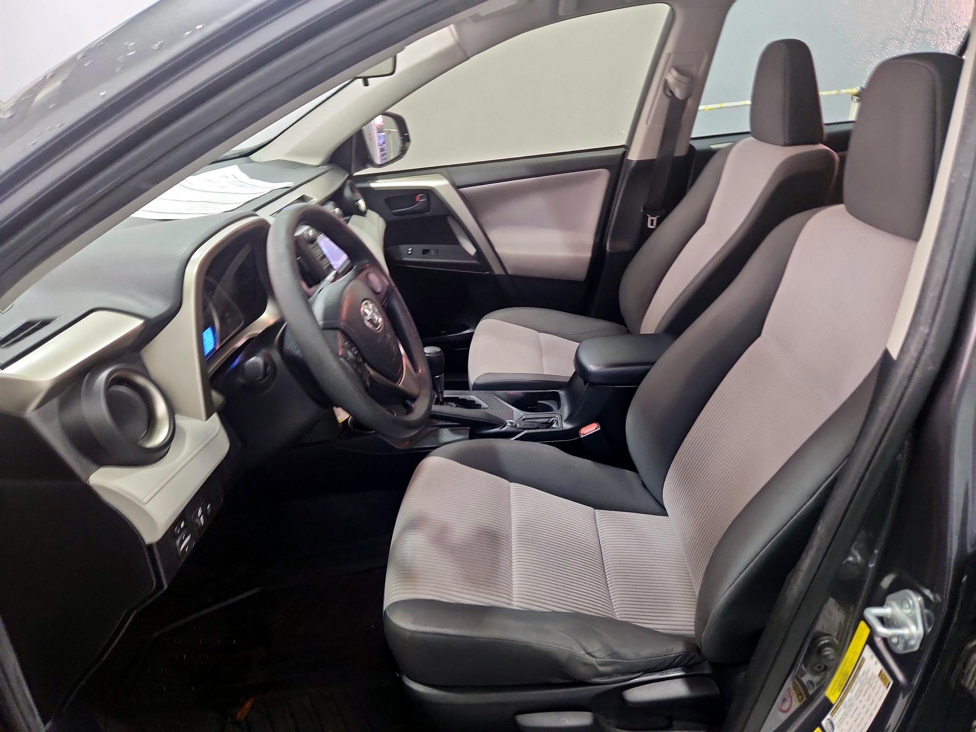 Thumbnail: 2015 Toyota RAV4 - 11