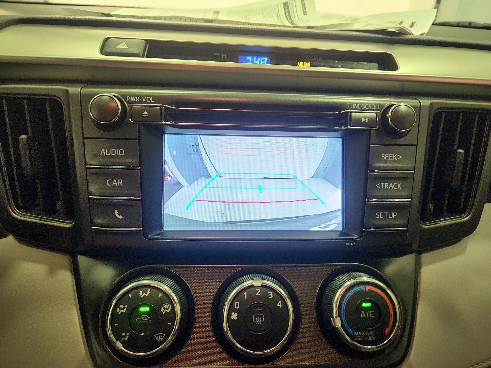 Thumbnail: 2015 Toyota RAV4 - 14