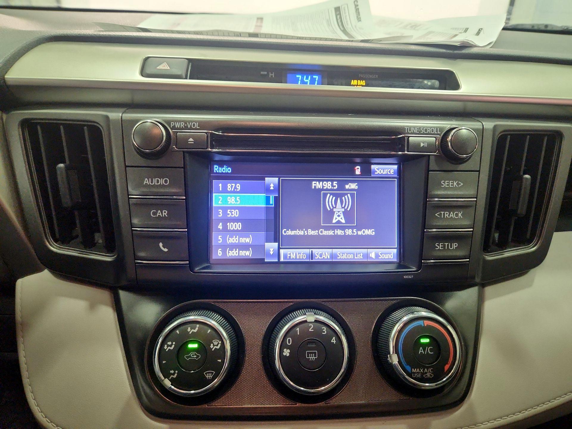 Thumbnail: 2015 Toyota RAV4 - 15