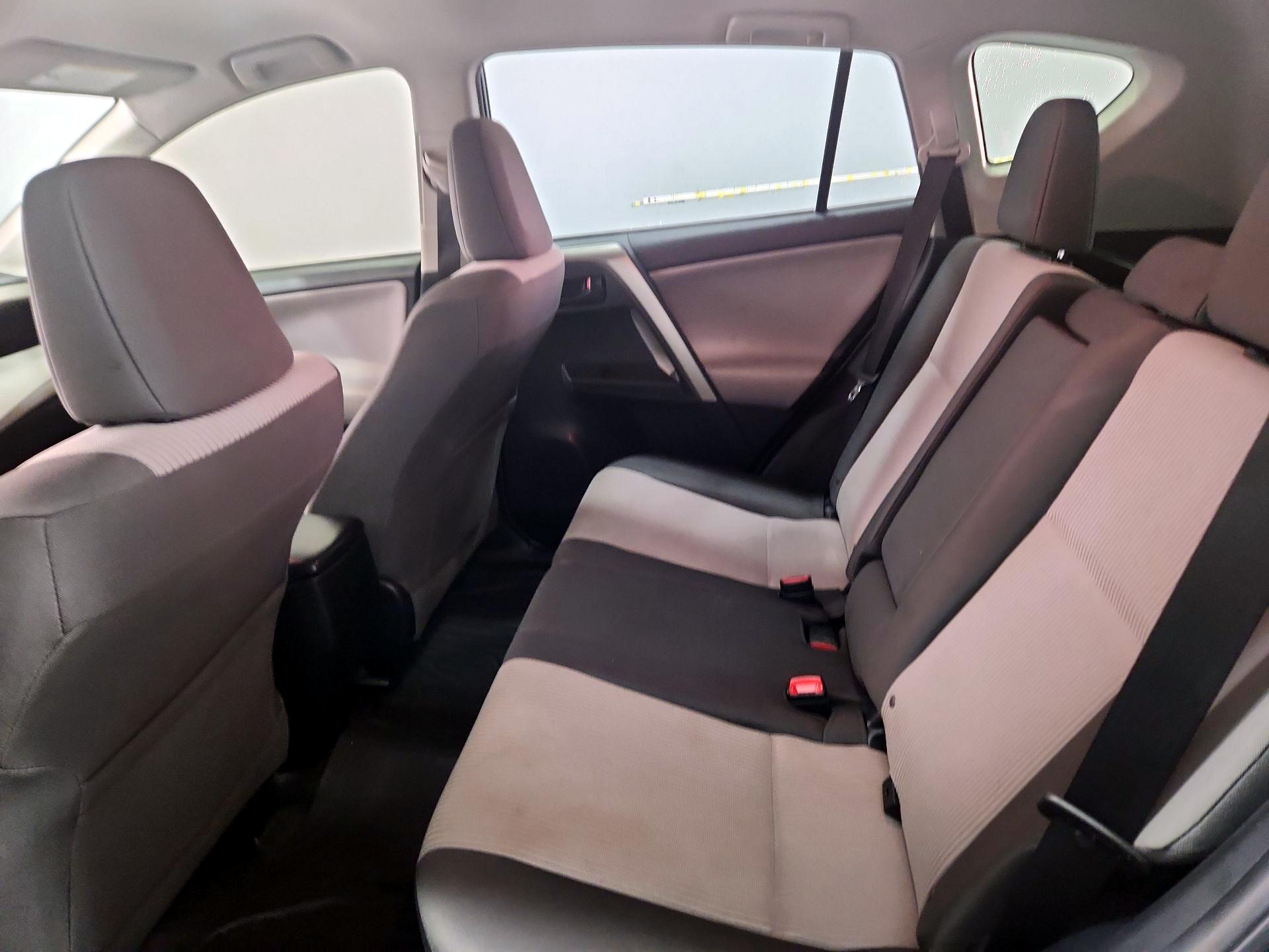 Thumbnail: 2015 Toyota RAV4 - 19