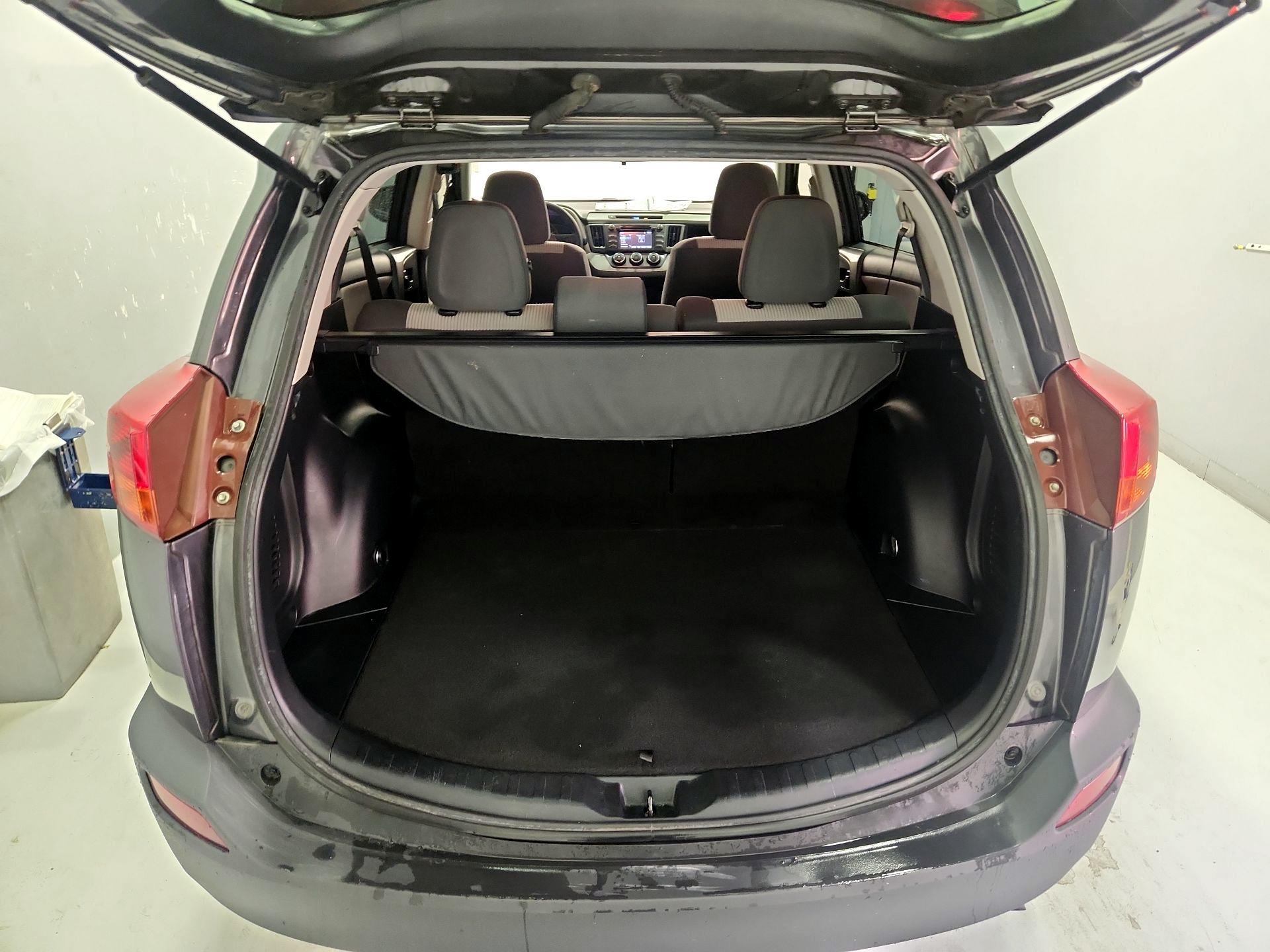 Thumbnail: 2015 Toyota RAV4 - 20