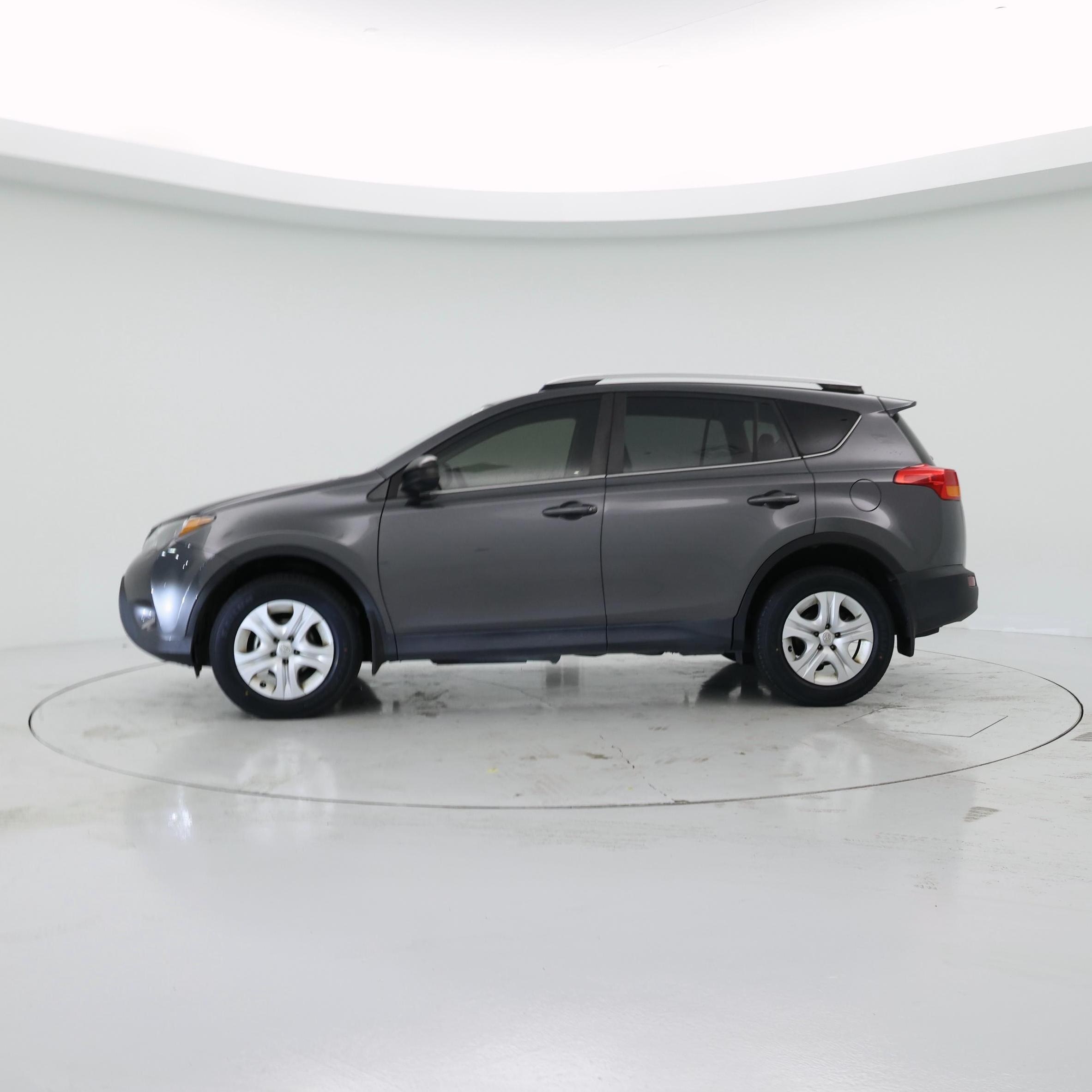 Thumbnail: 2015 Toyota RAV4 - 3