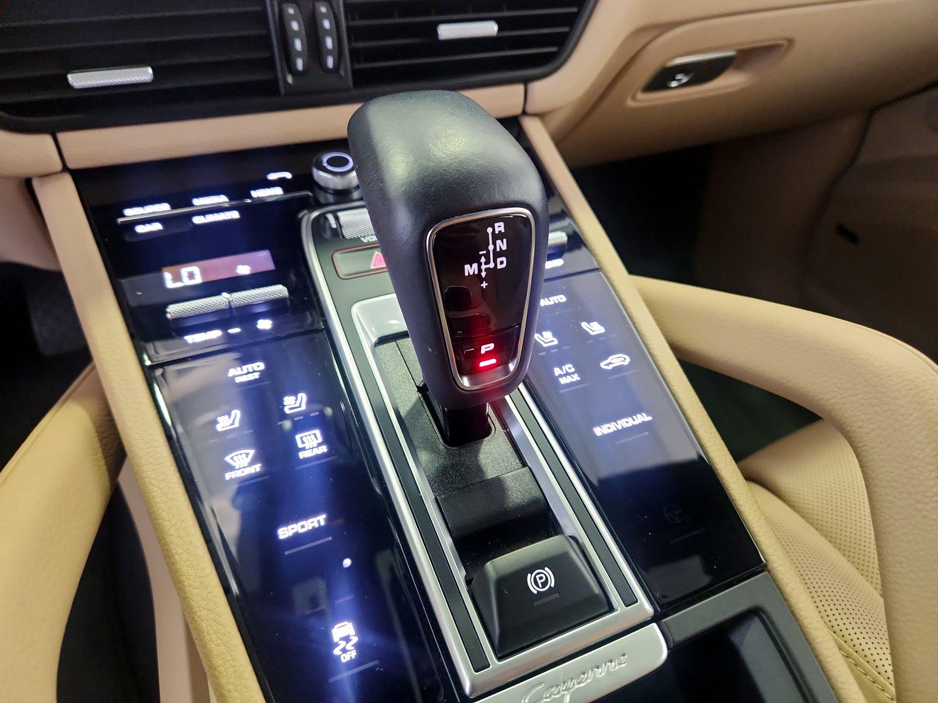 Thumbnail: 2023 Porsche Cayenne - 17