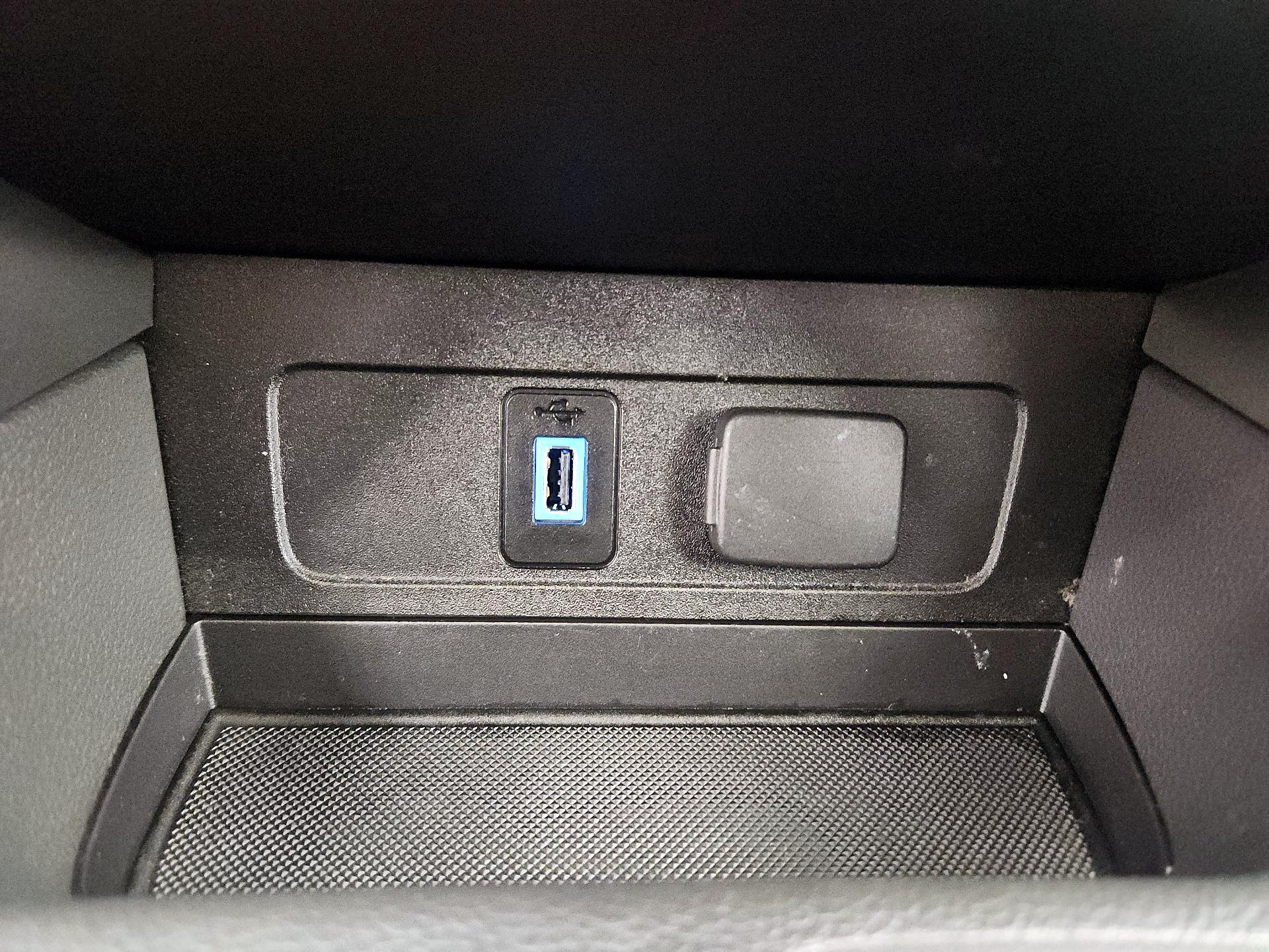 Thumbnail: 2017 Ford Escape - 16