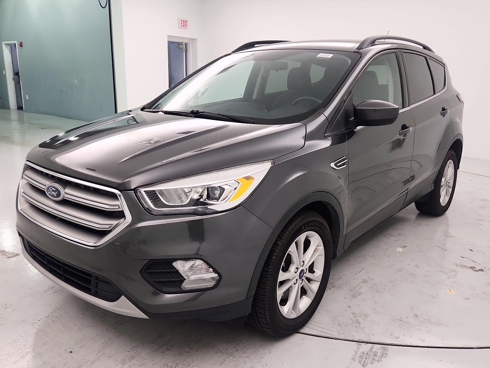 Thumbnail: 2017 Ford Escape - 3