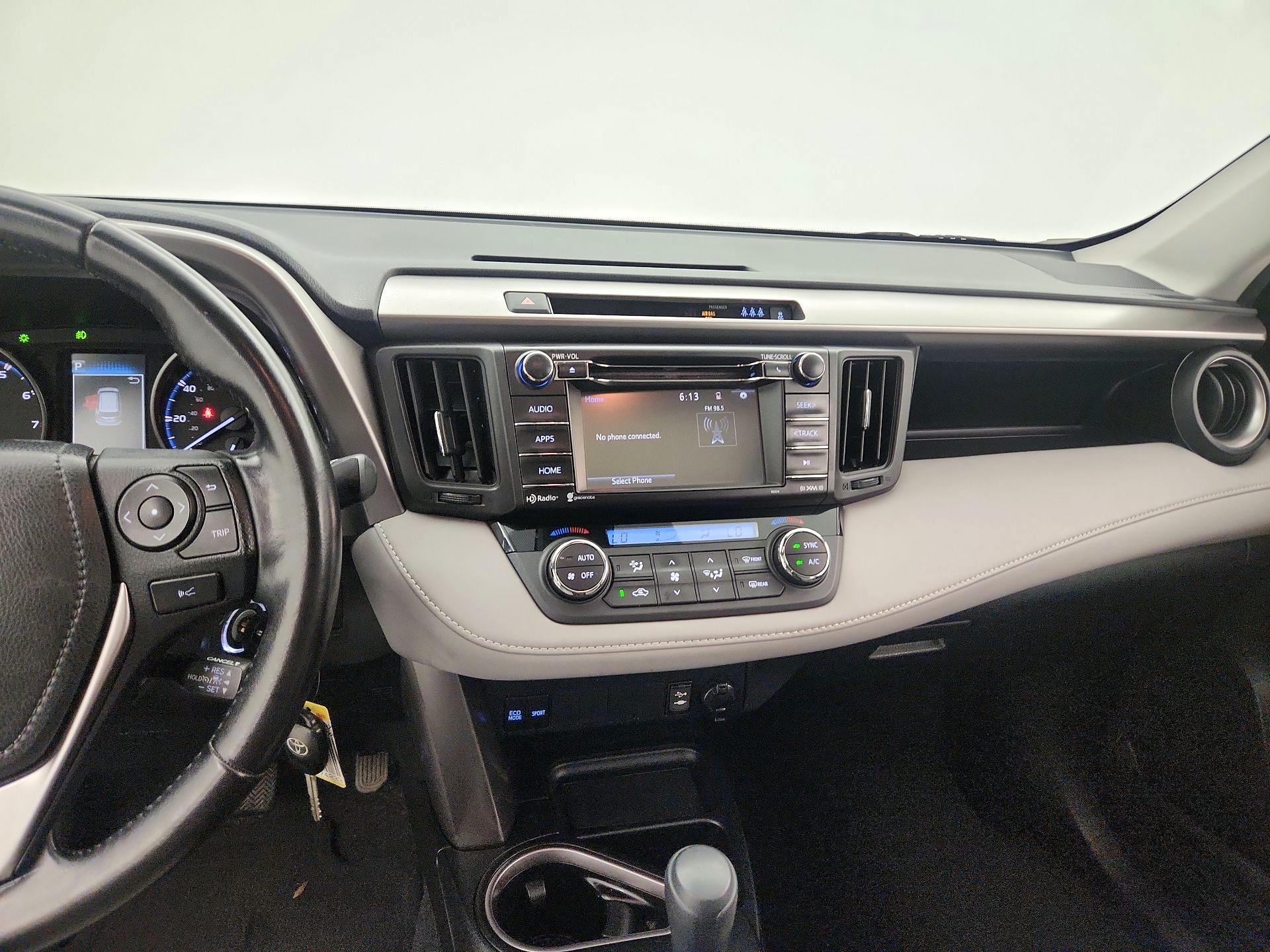 Thumbnail: 2017 Toyota RAV4 - 9