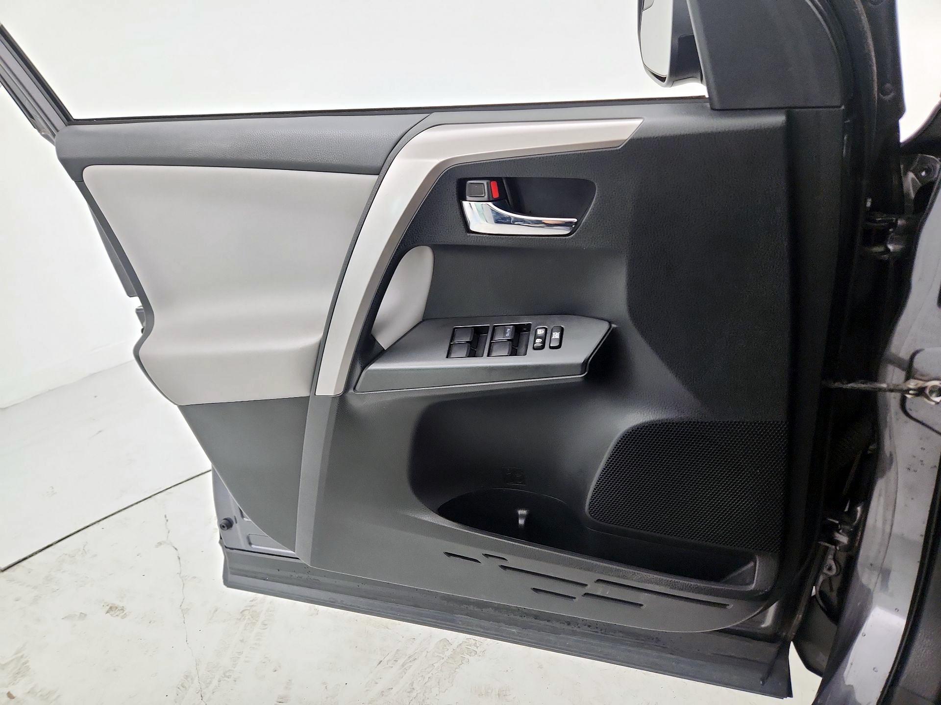 Thumbnail: 2017 Toyota RAV4 - 12