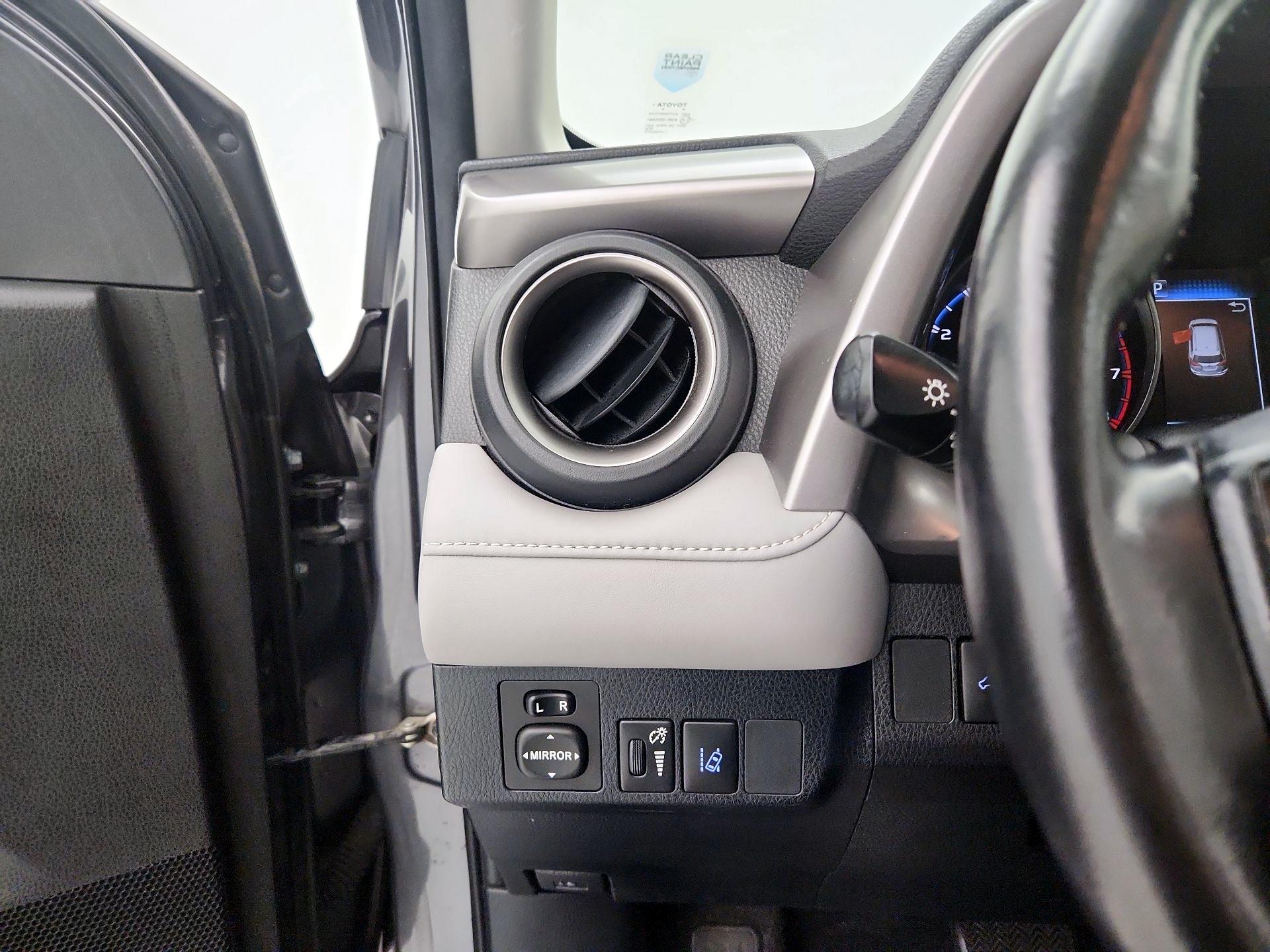 Thumbnail: 2017 Toyota RAV4 - 13