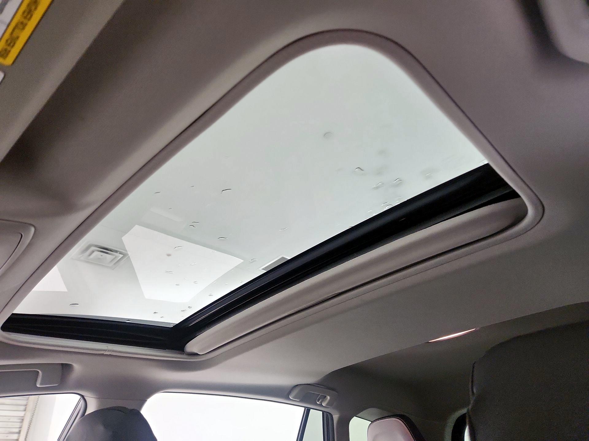 Thumbnail: 2017 Toyota RAV4 - 19