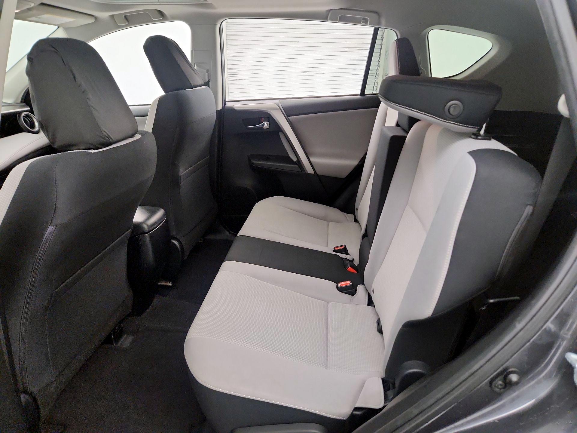 Thumbnail: 2017 Toyota RAV4 - 20