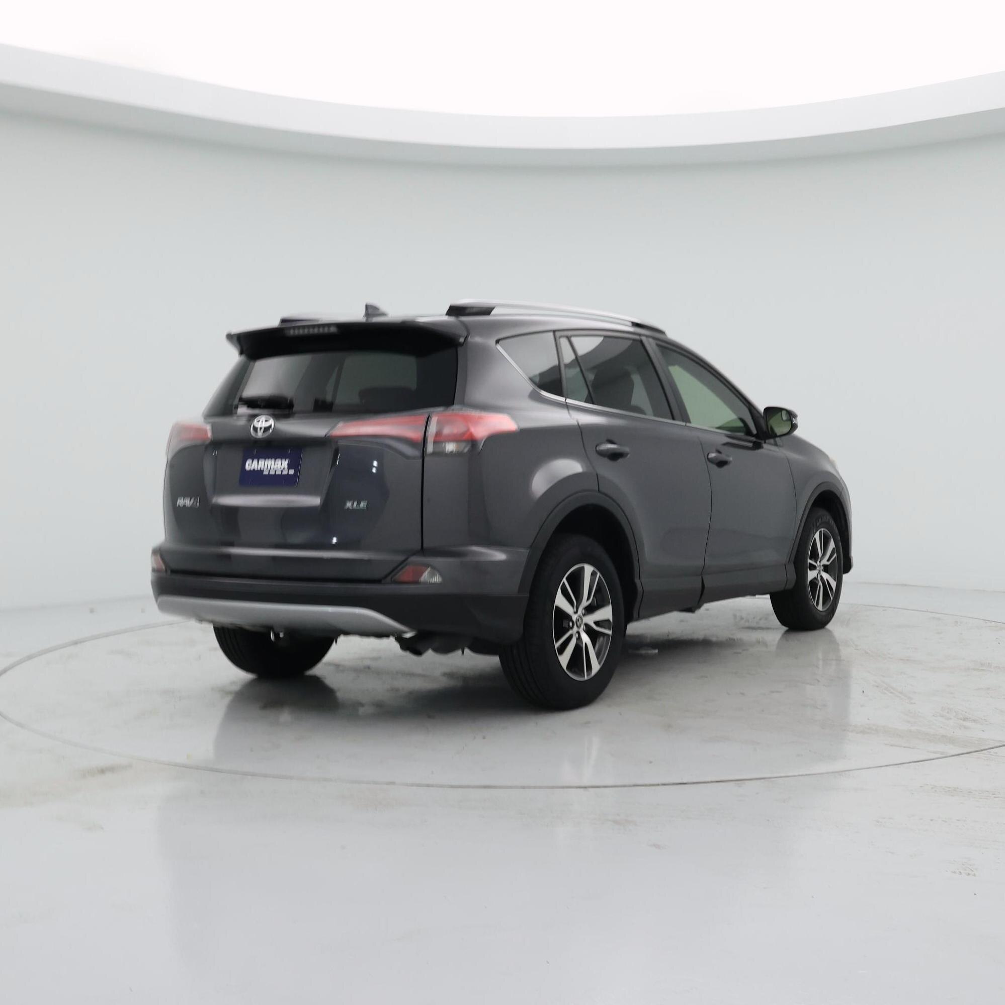 Thumbnail: 2017 Toyota RAV4 - 8