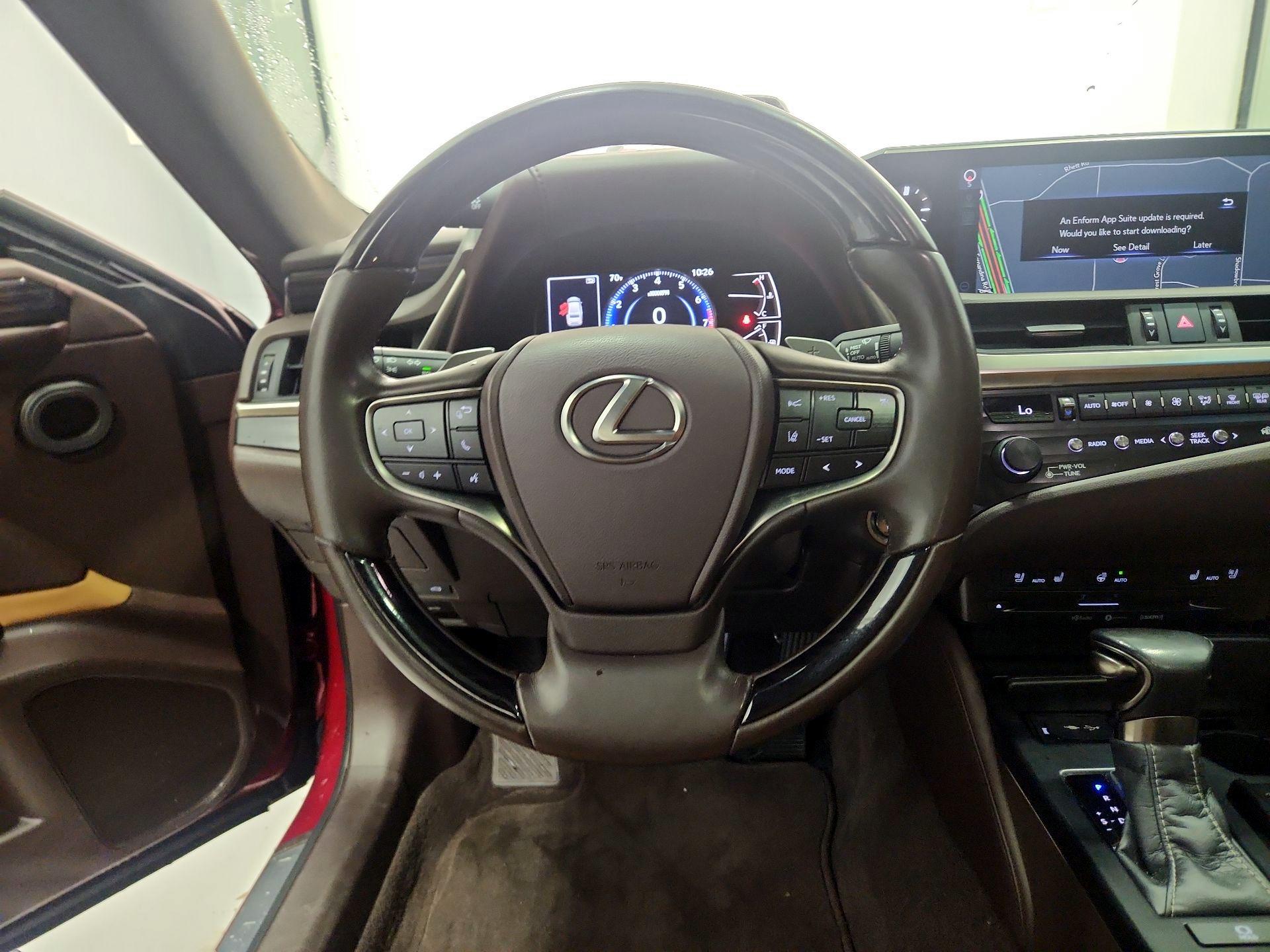 Thumbnail: 2019 Lexus ES - 10