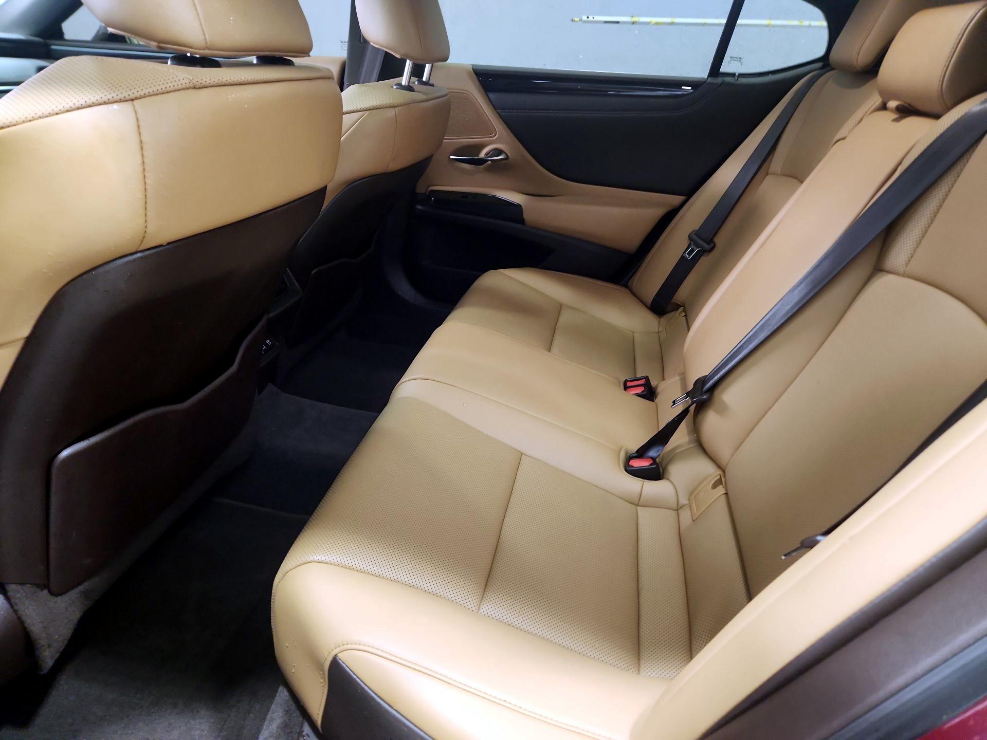 Thumbnail: 2019 Lexus ES - 20