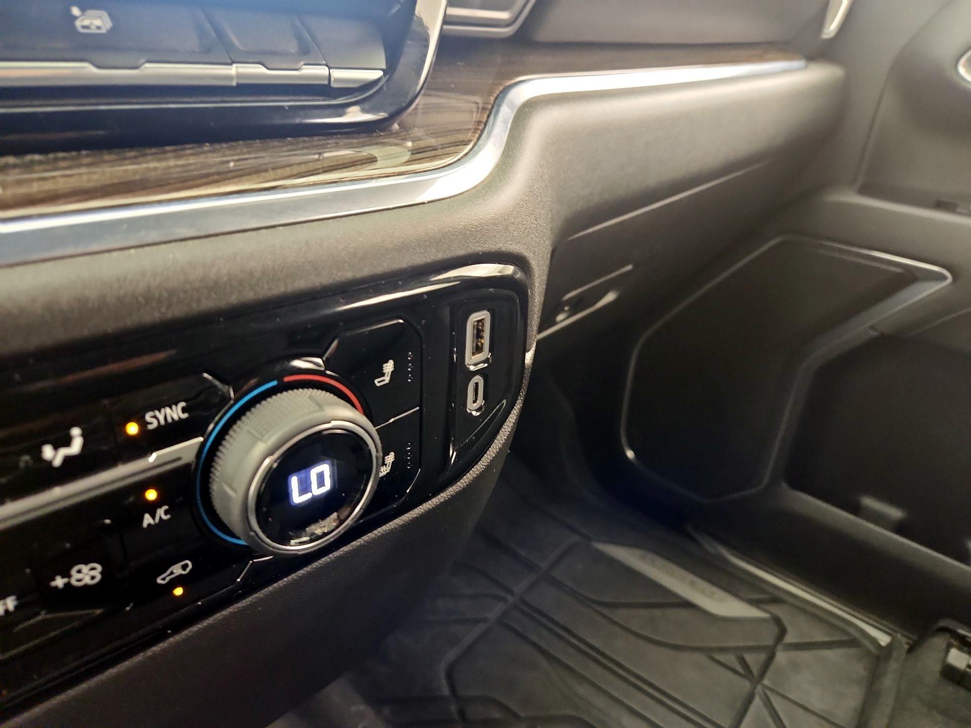 Thumbnail: 2024 Chevrolet Silverado 1500 - 19