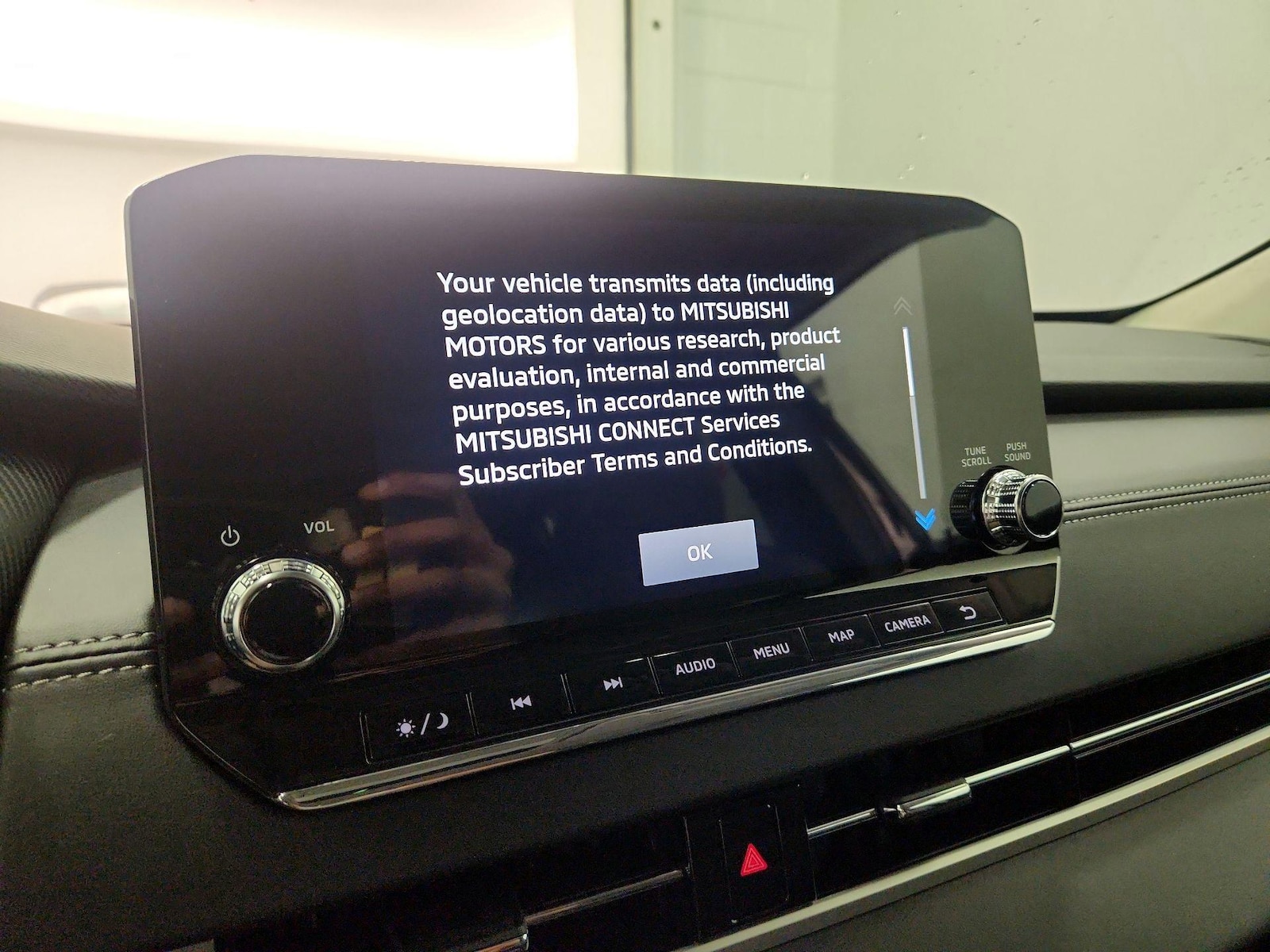 2025 Mitsubishi Outlander Plug-in Hybrid SE - Photo 16