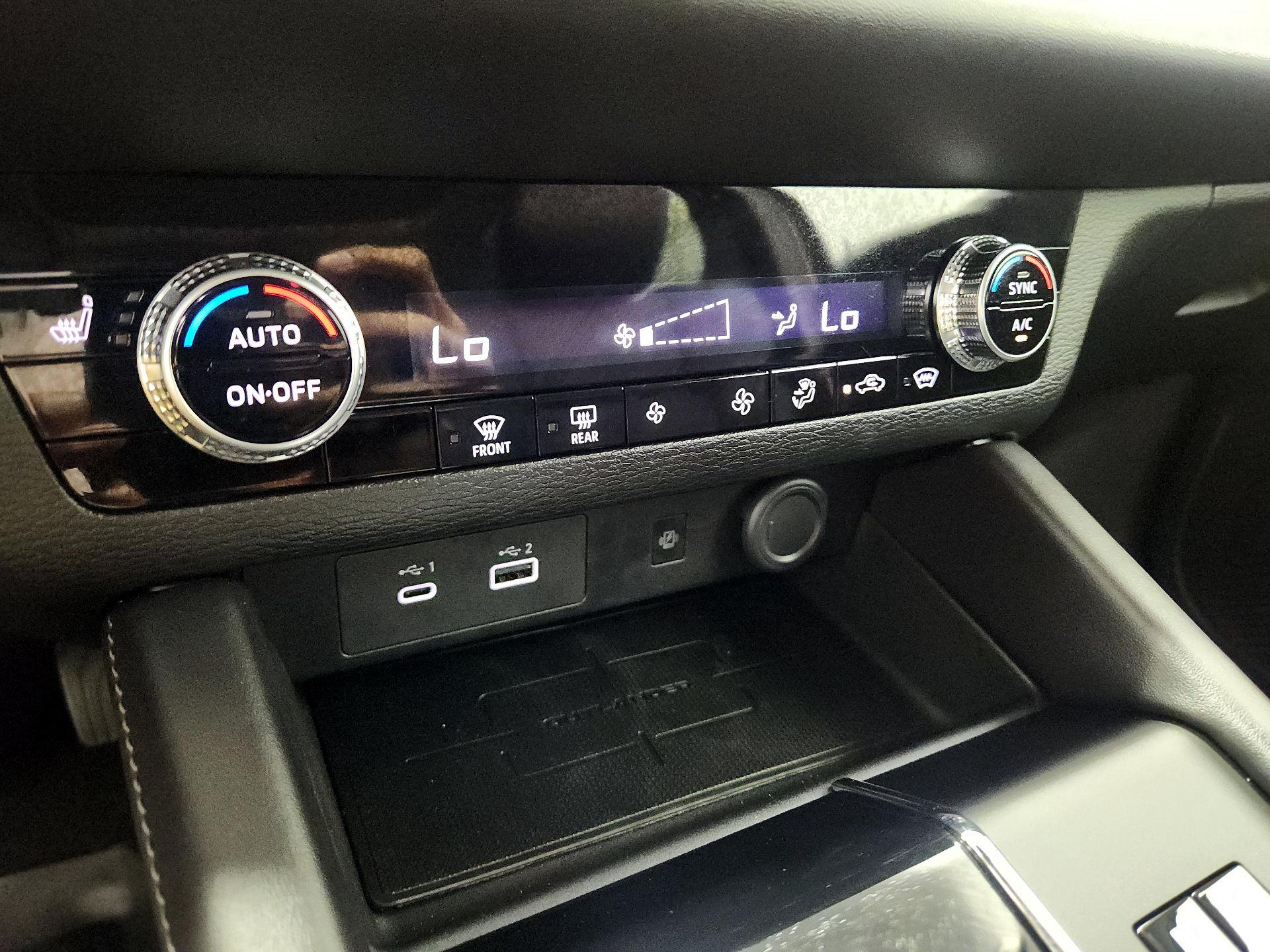 Thumbnail: 2025 Mitsubishi Outlander - 16