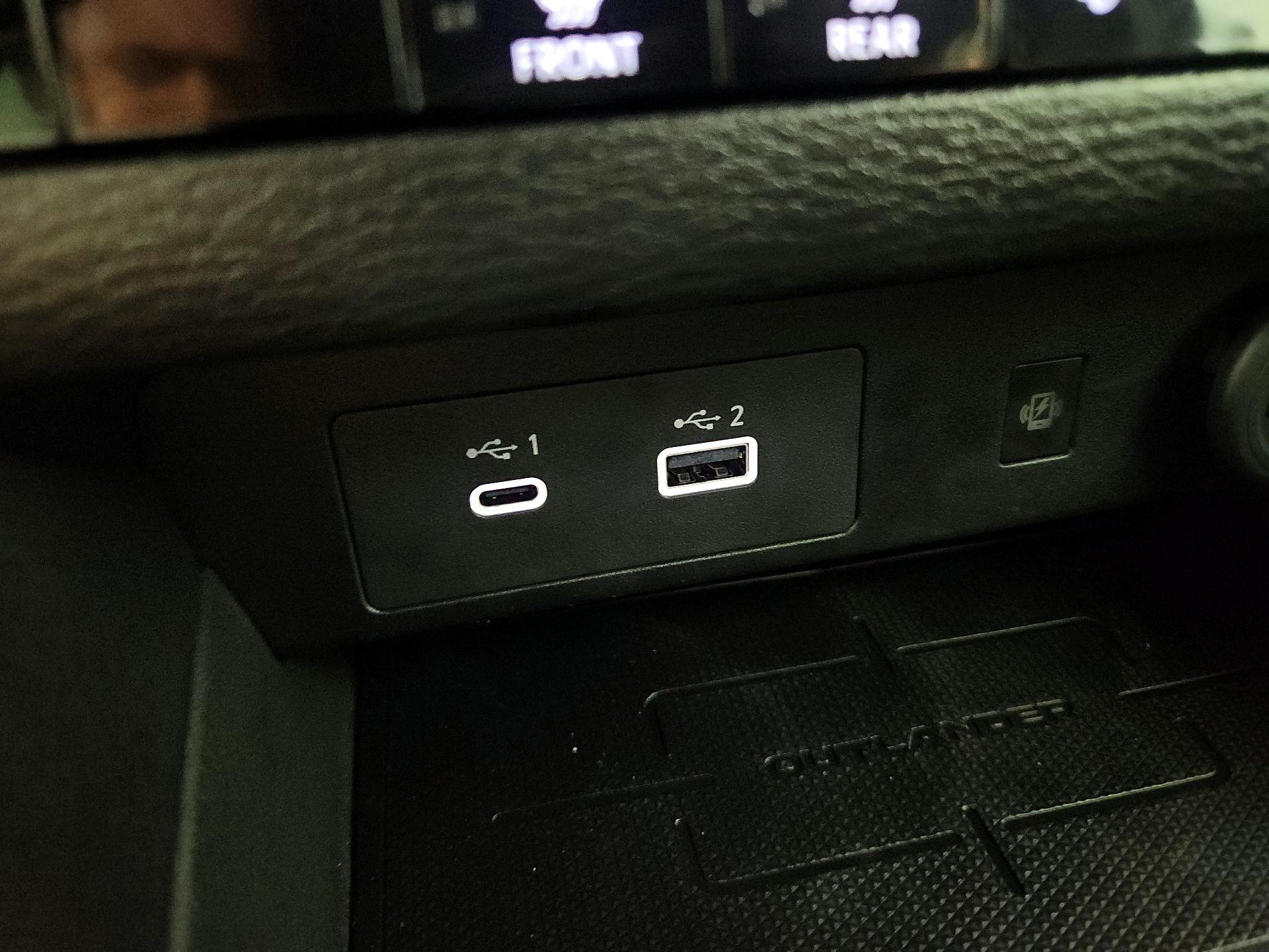 Thumbnail: 2025 Mitsubishi Outlander - 18