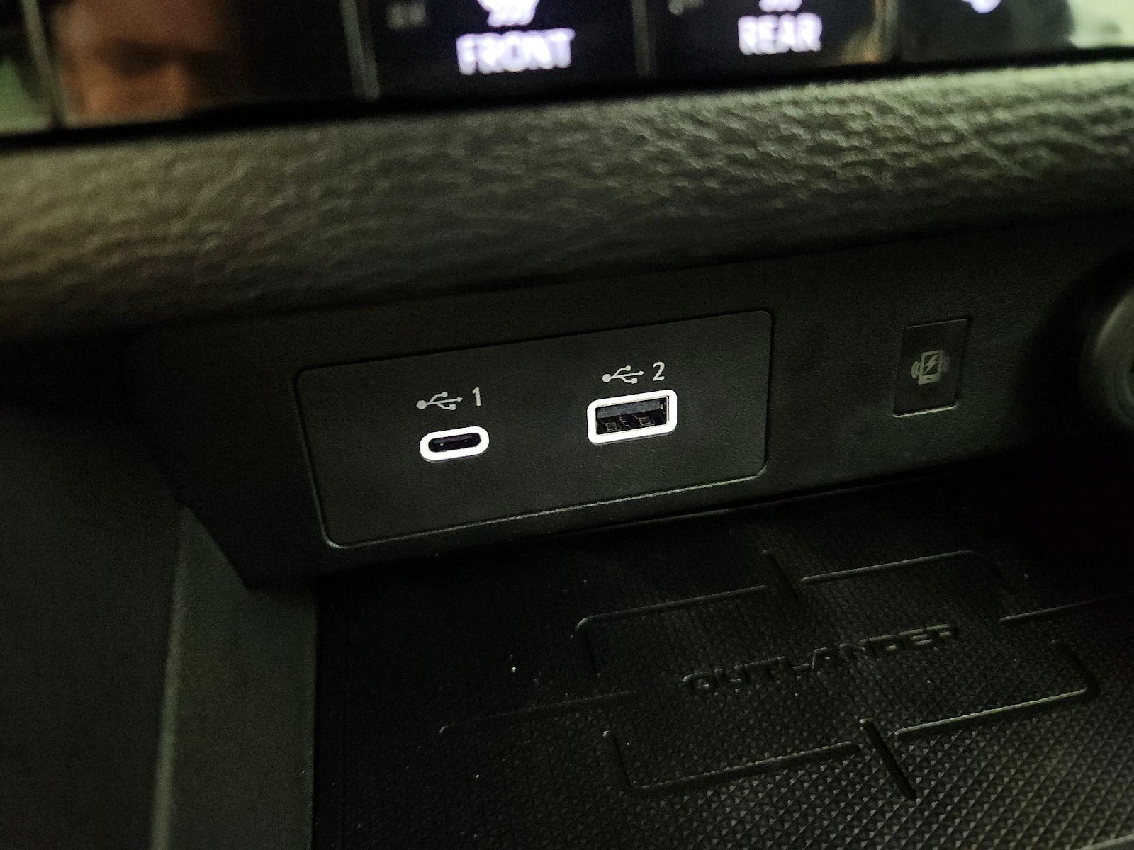 2025 Mitsubishi Outlander Plug-in Hybrid SE - Photo 19