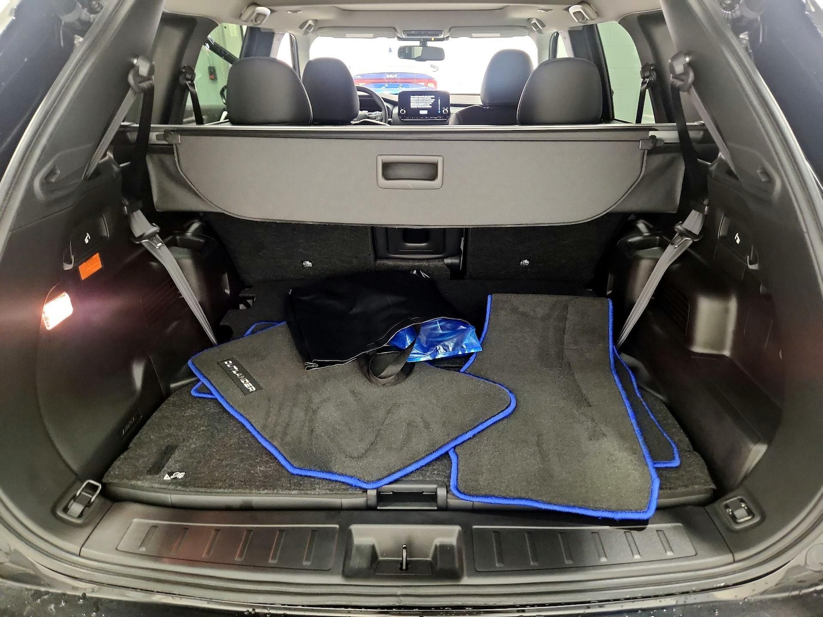 2025 Mitsubishi Outlander Plug-in Hybrid SE - Photo 22