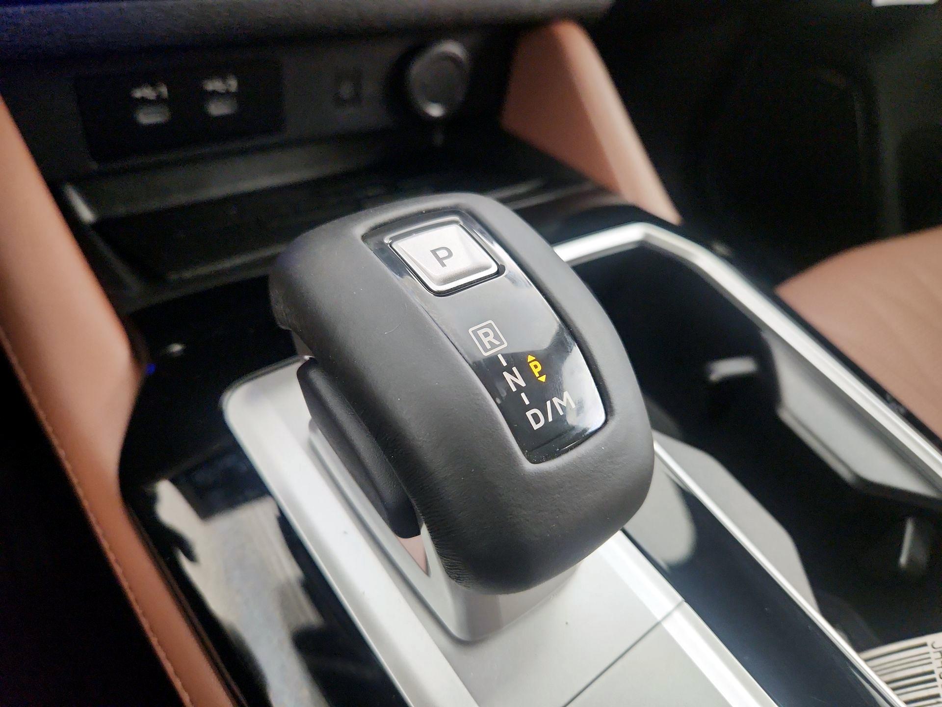 Thumbnail: 2025 Mitsubishi Outlander - 15