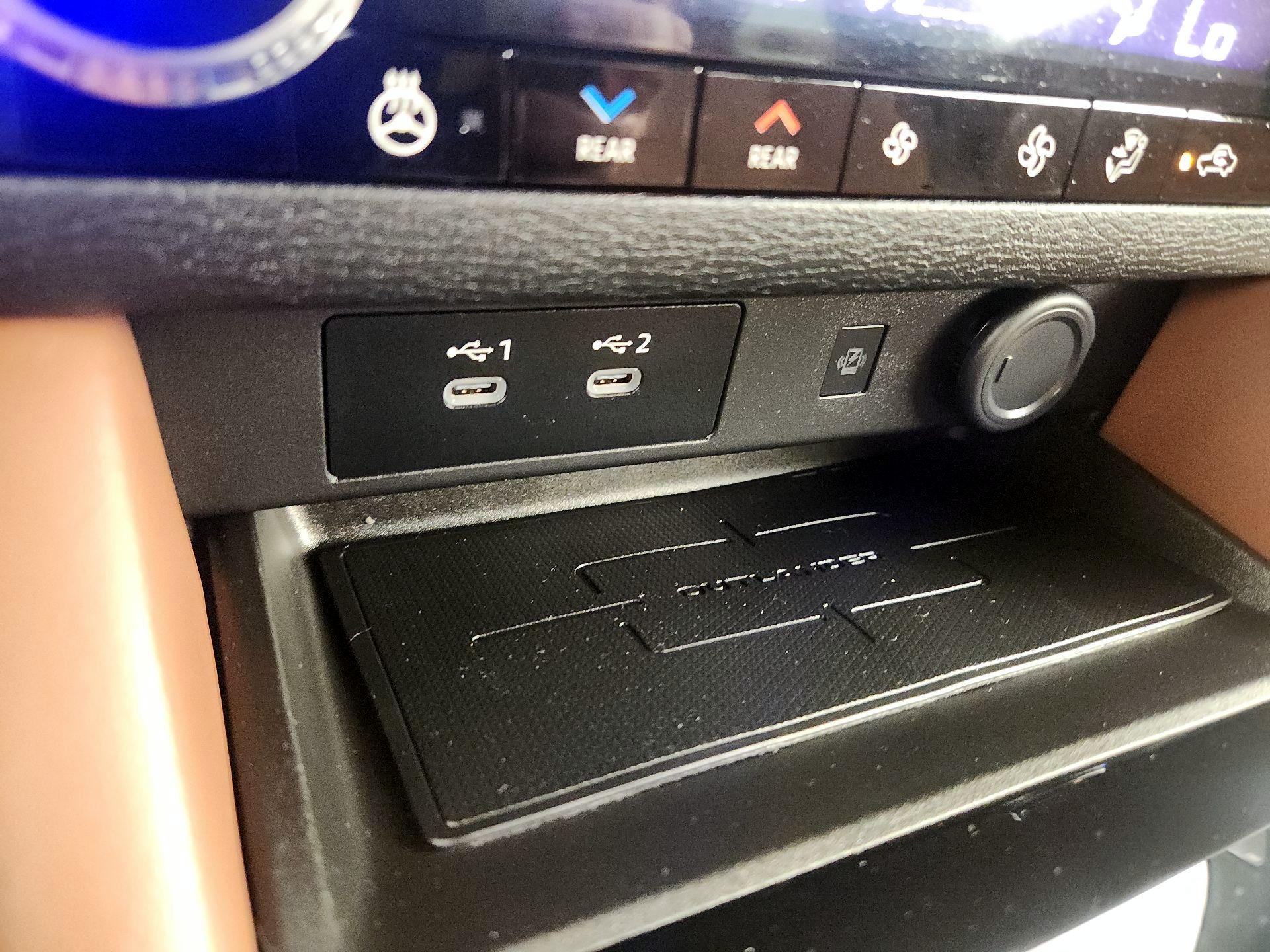 Thumbnail: 2025 Mitsubishi Outlander - 16