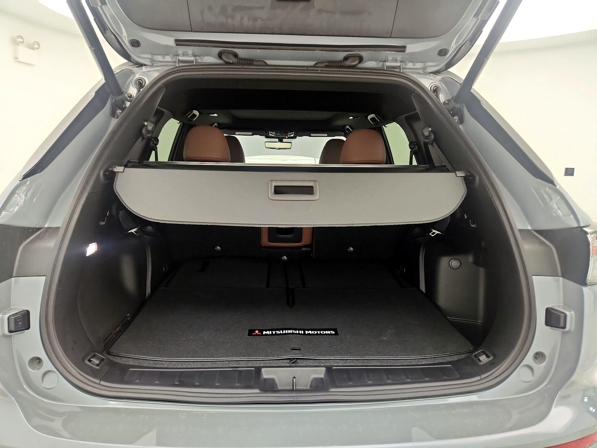 Thumbnail: 2025 Mitsubishi Outlander - 18