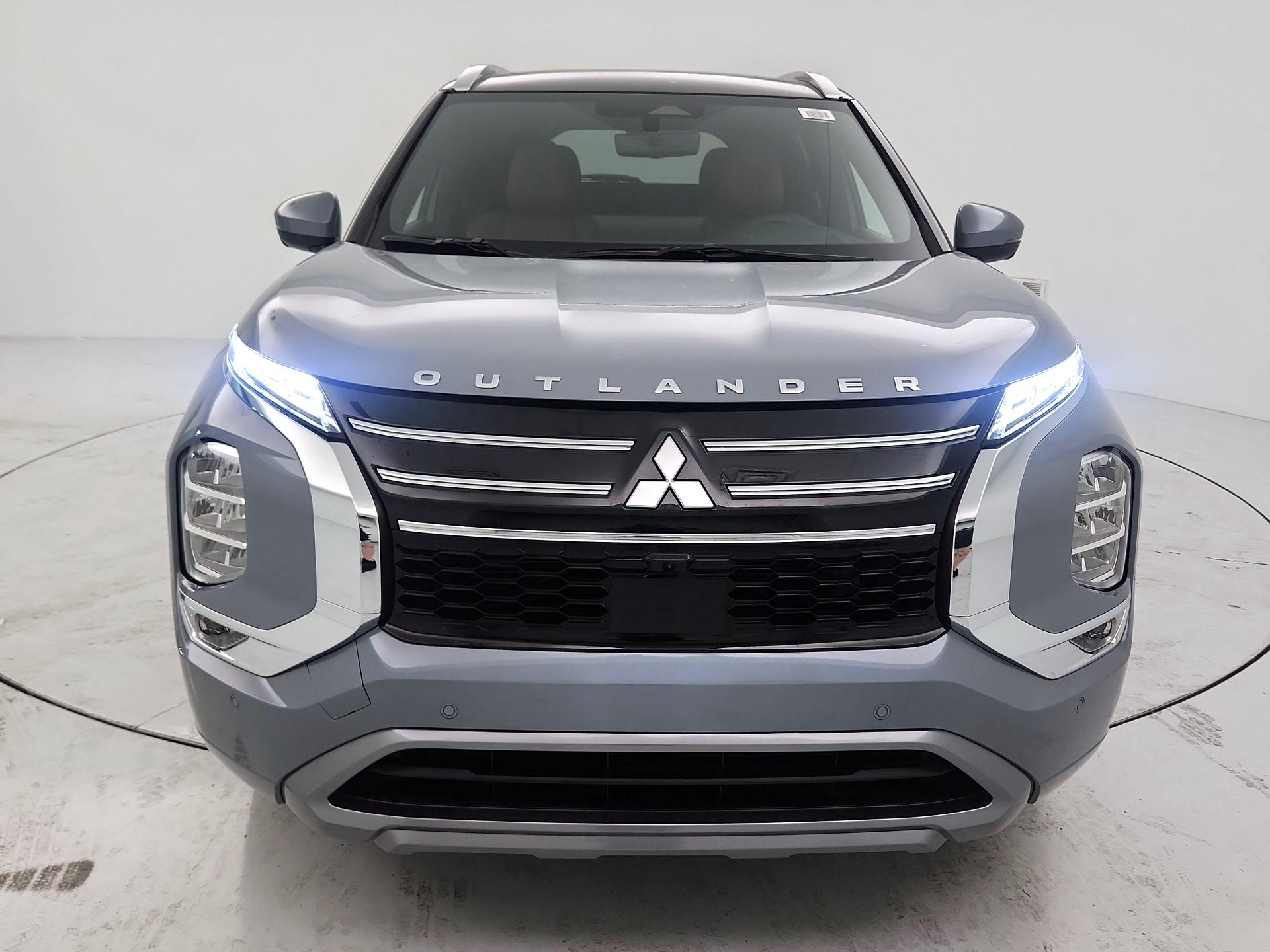 Thumbnail: 2025 Mitsubishi Outlander - 2