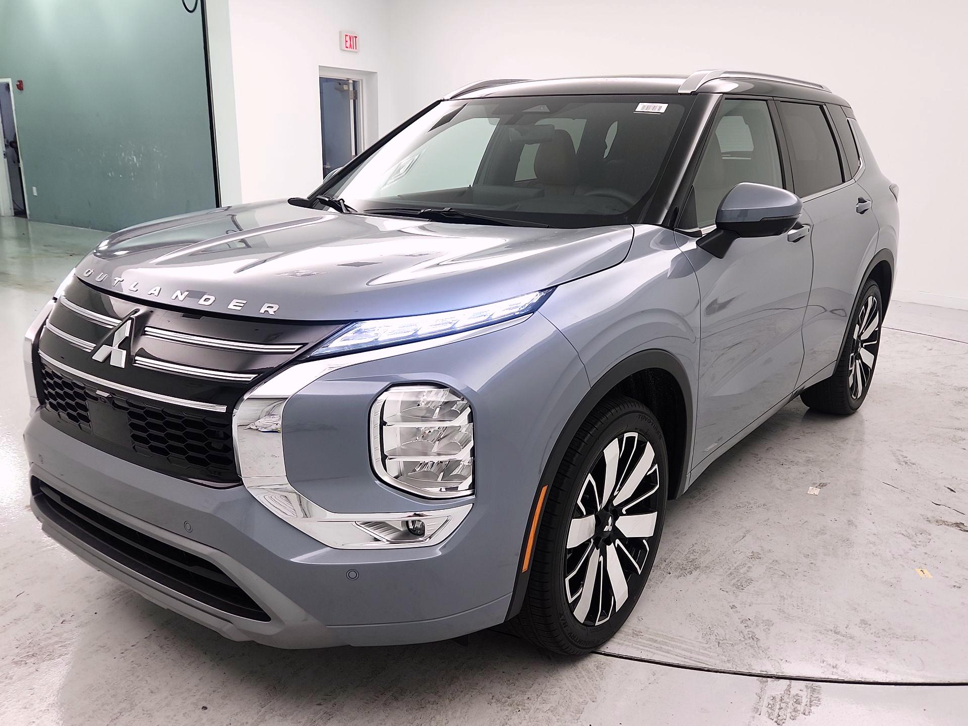 Thumbnail: 2025 Mitsubishi Outlander - 3