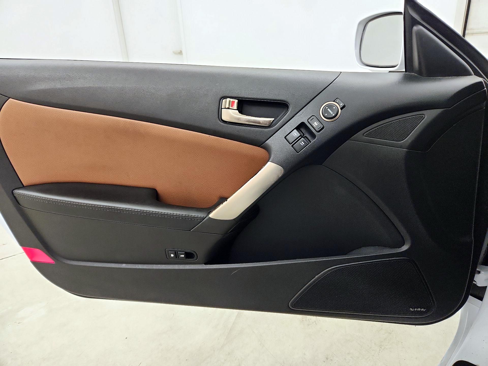 Thumbnail: 2016 Hyundai Genesis - 12
